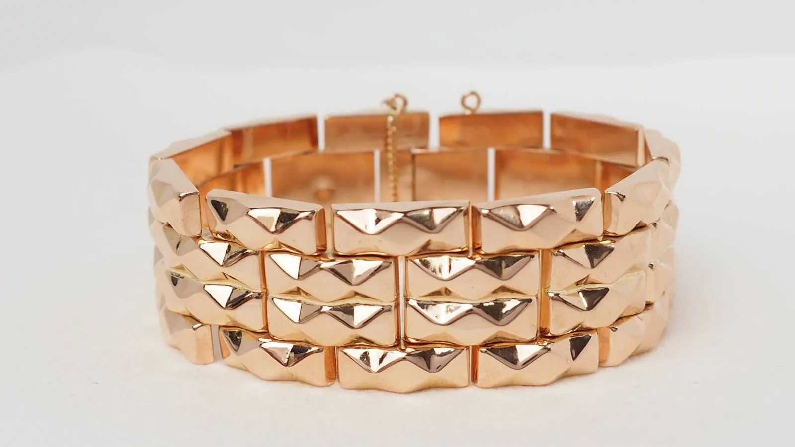 Bracelet tank années 1940 vintage en or rose sold by 58 Facettes product image thumbnail 2