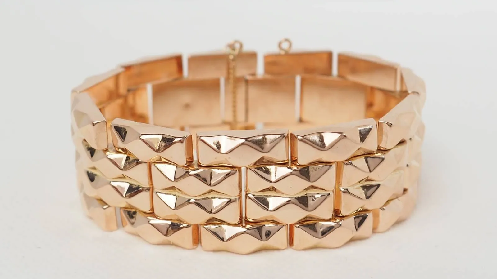 Bracelet tank années 1940 vintage en or rose sold by 58 Facettes product image thumbnail 3