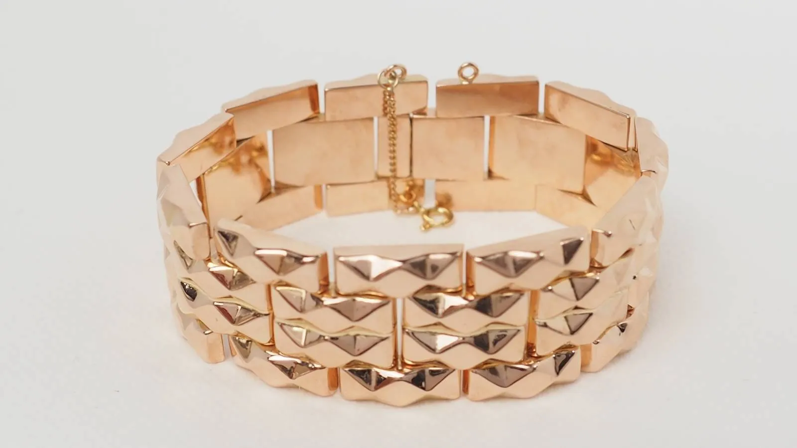 Bracelet tank années 1940 vintage en or rose sold by 58 Facettes product image thumbnail 4