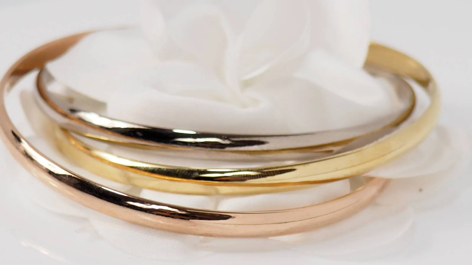 Bracelet Trinity de Cartier d'occasion trois ors sold by 58 Facettes product image thumbnail 4