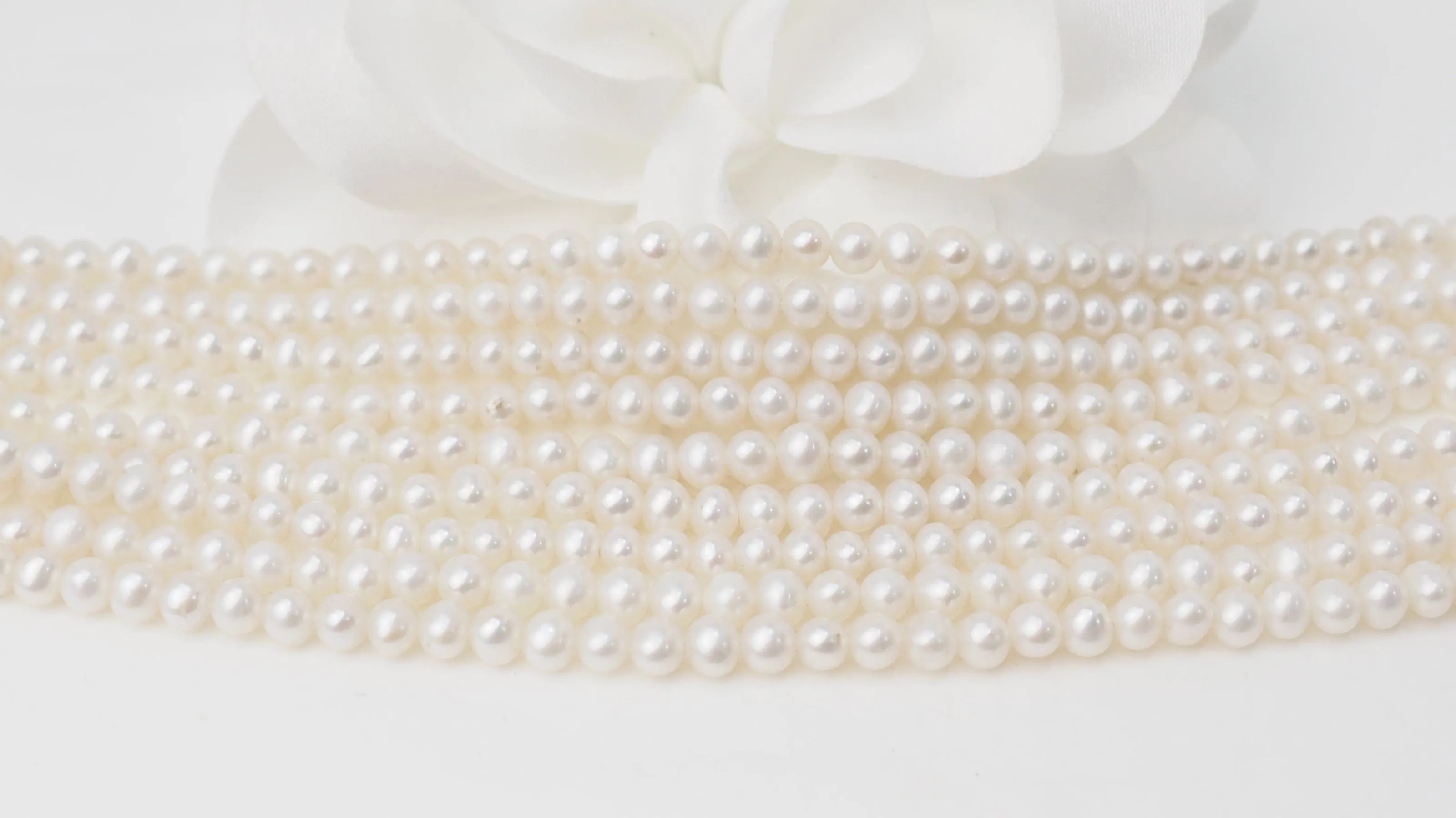 Bracelet ancien 9 rangs de perles de culture en or jaune sold by 58 Facettes product image thumbnail 4