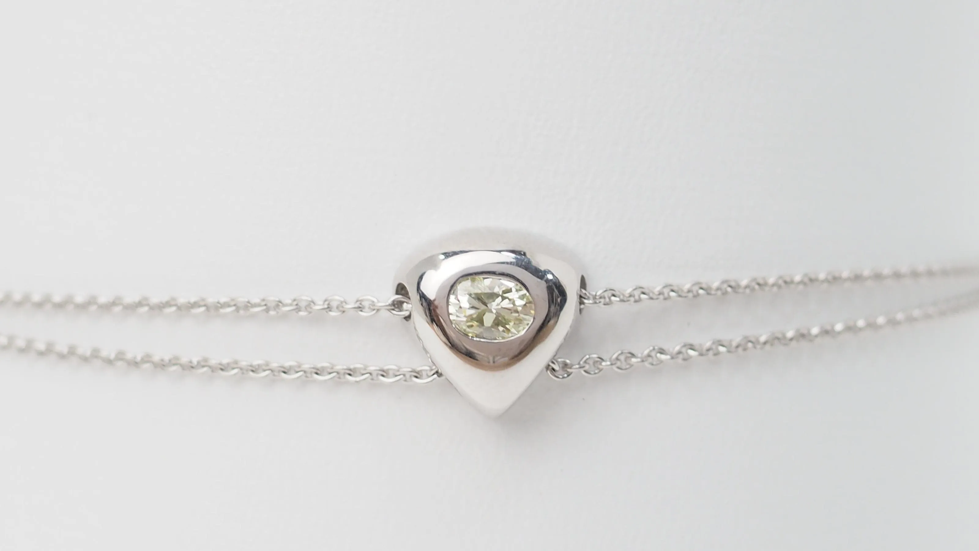 Bracelet coeur en or blanc et diamants sold by 58 Facettes product image thumbnail 3