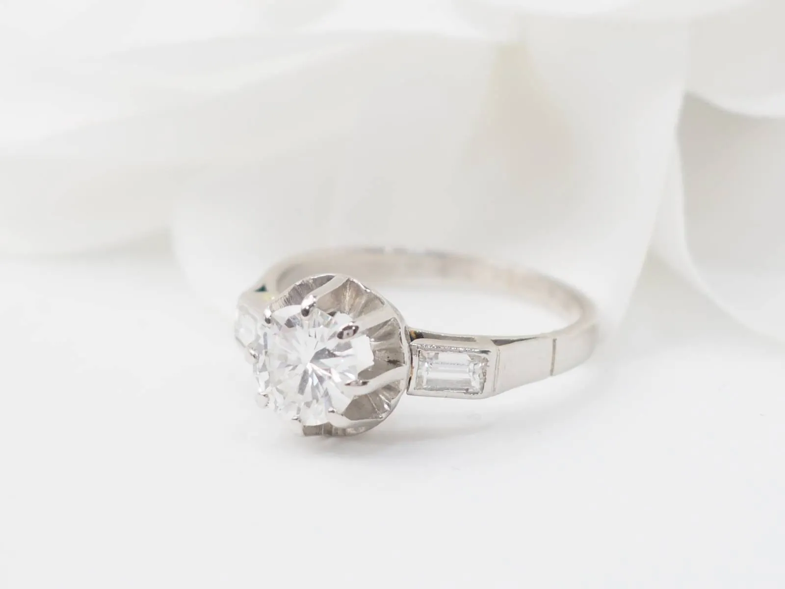 Bague solitaire en platine 950 et diamant taille brillant env. 1 ct sold by 58 Facettes product image thumbnail 5