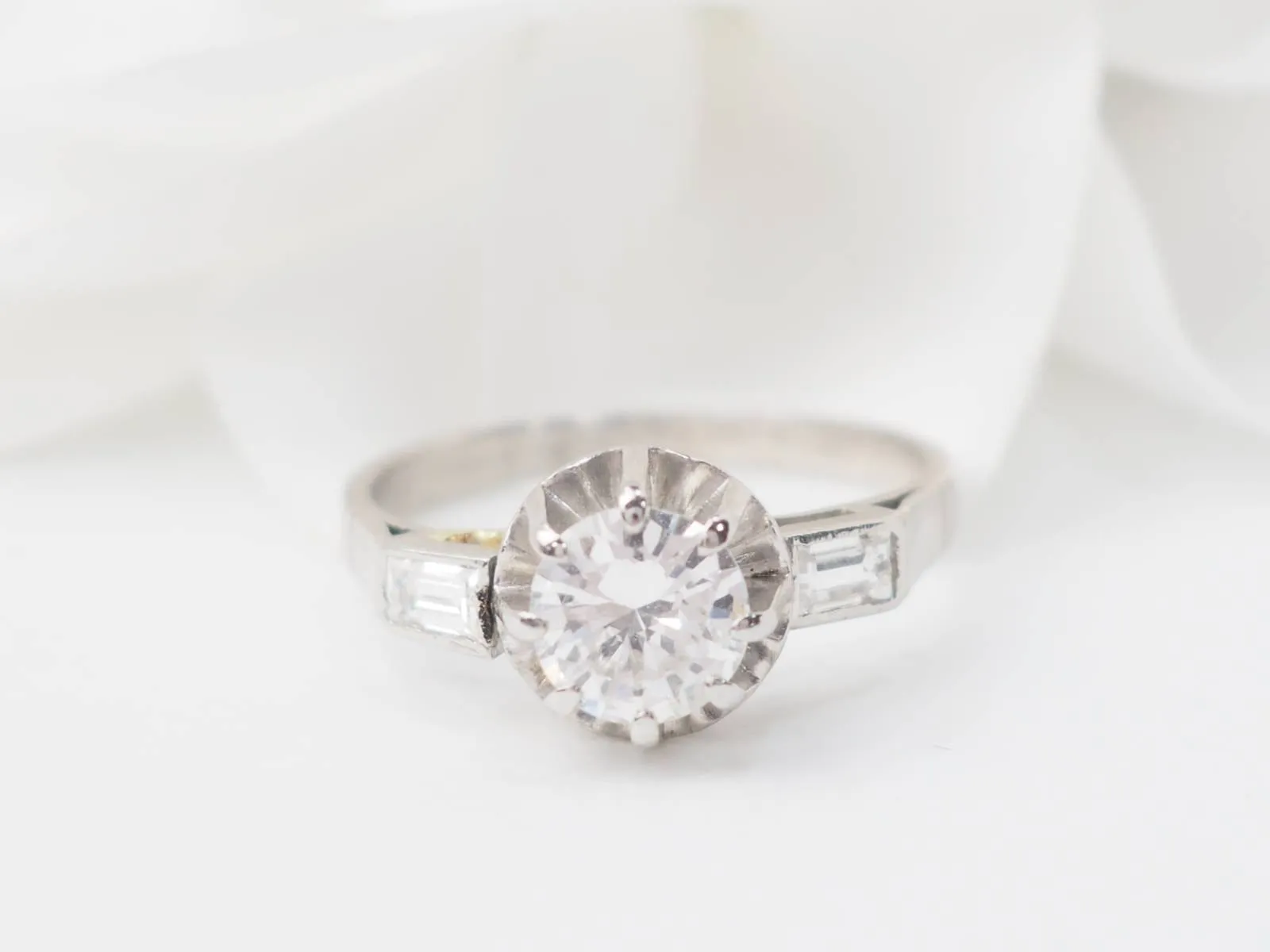 Bague solitaire en platine 950 et diamant taille brillant env. 1 ct sold by 58 Facettes product image thumbnail 3