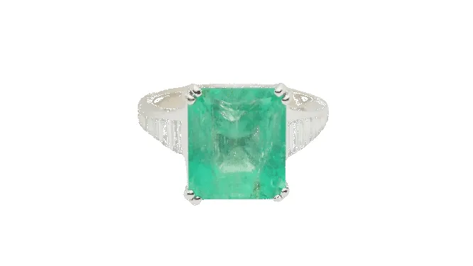 Bague en or blanc, Emeraude 7cts de Colombie et diamants sold by 58 Facettes