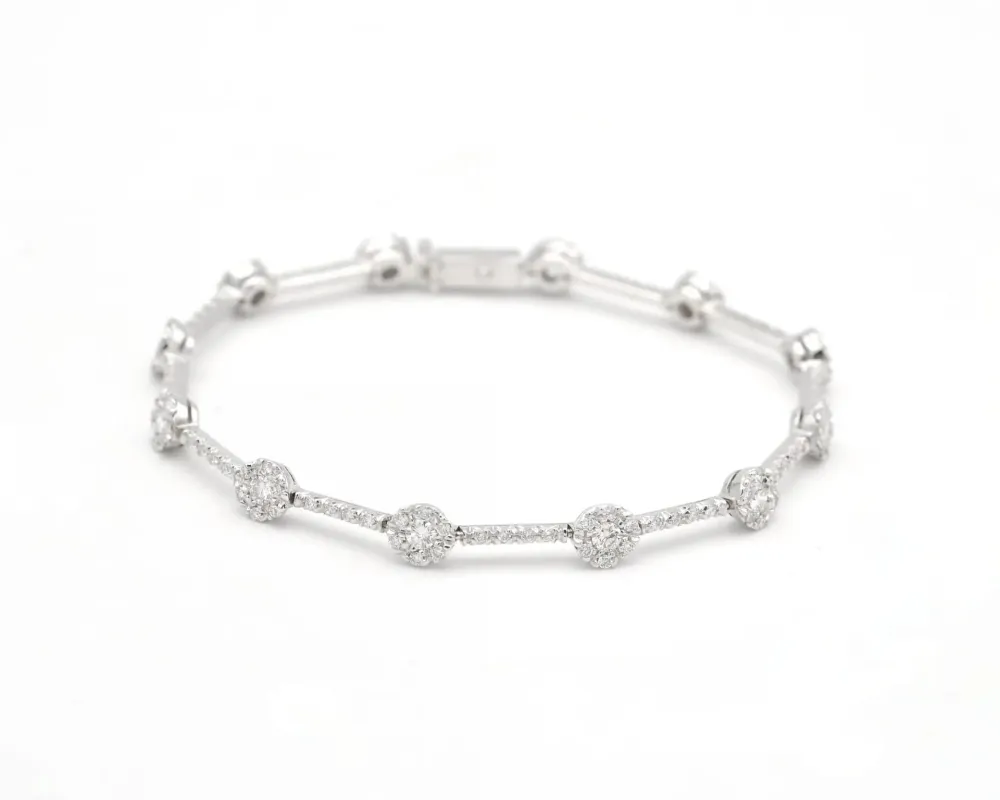 Bracelet en or blanc serti de diamants de 1,76 ct sold by 58 Facettes