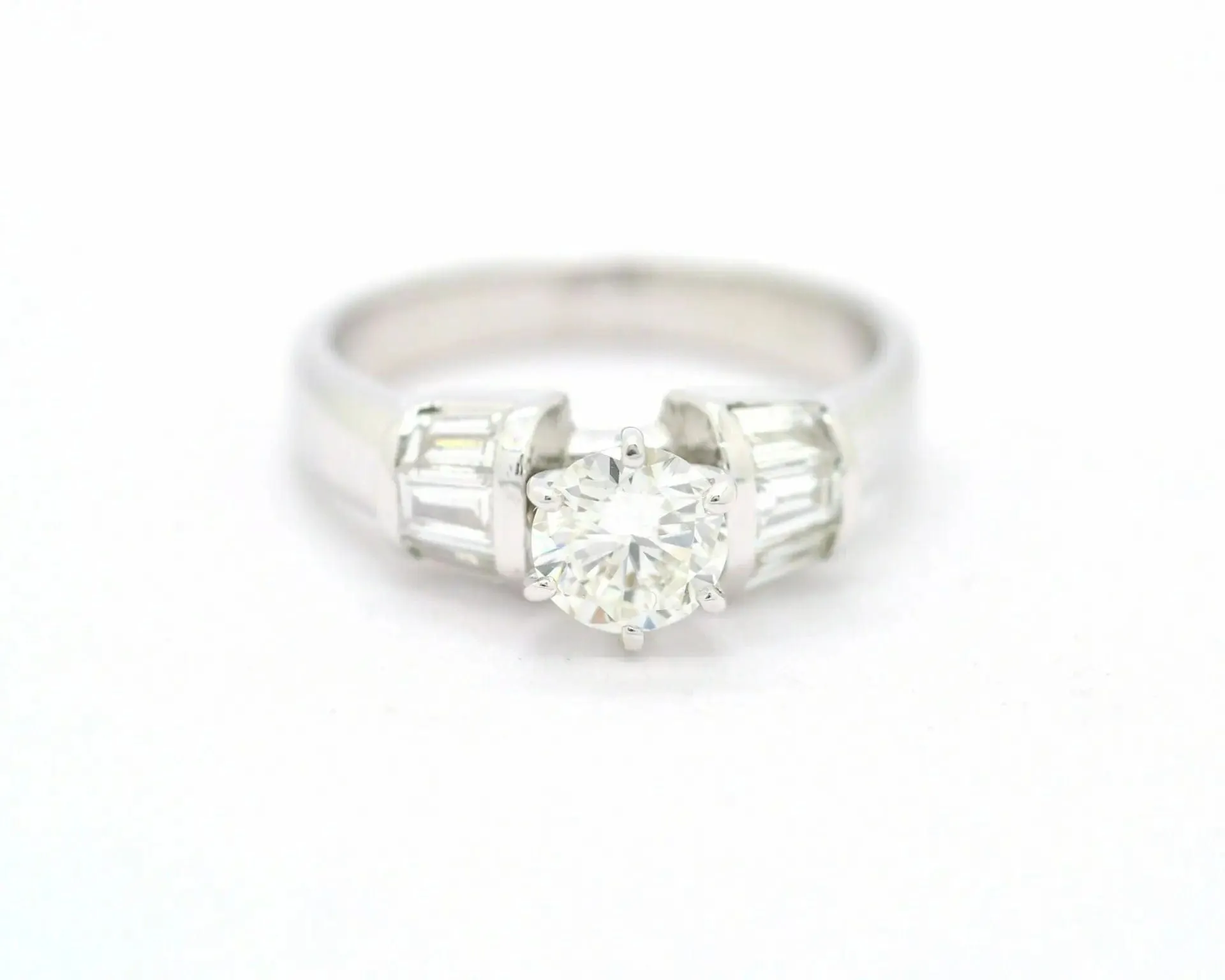 Bague solitaire - Diamant 0,80 ct en or blanc 18 carats sold by 58 Facettes