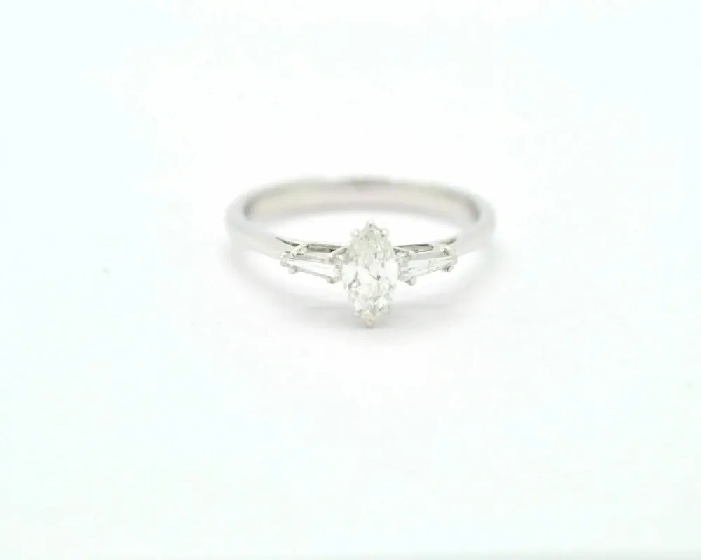 Bague trilogie en diamants marquise et baguette sold by 58 Facettes