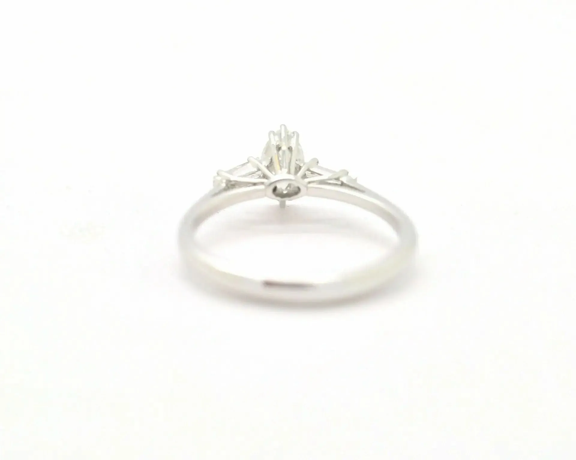 Bague trilogie en diamants marquise et baguette sold by 58 Facettes product image thumbnail 2