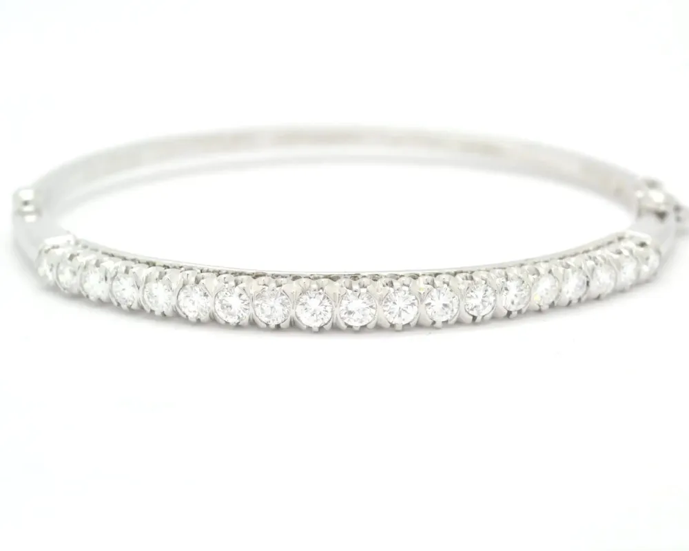 Bracelet rigide en or blanc serti de diamants sold by 58 Facettes