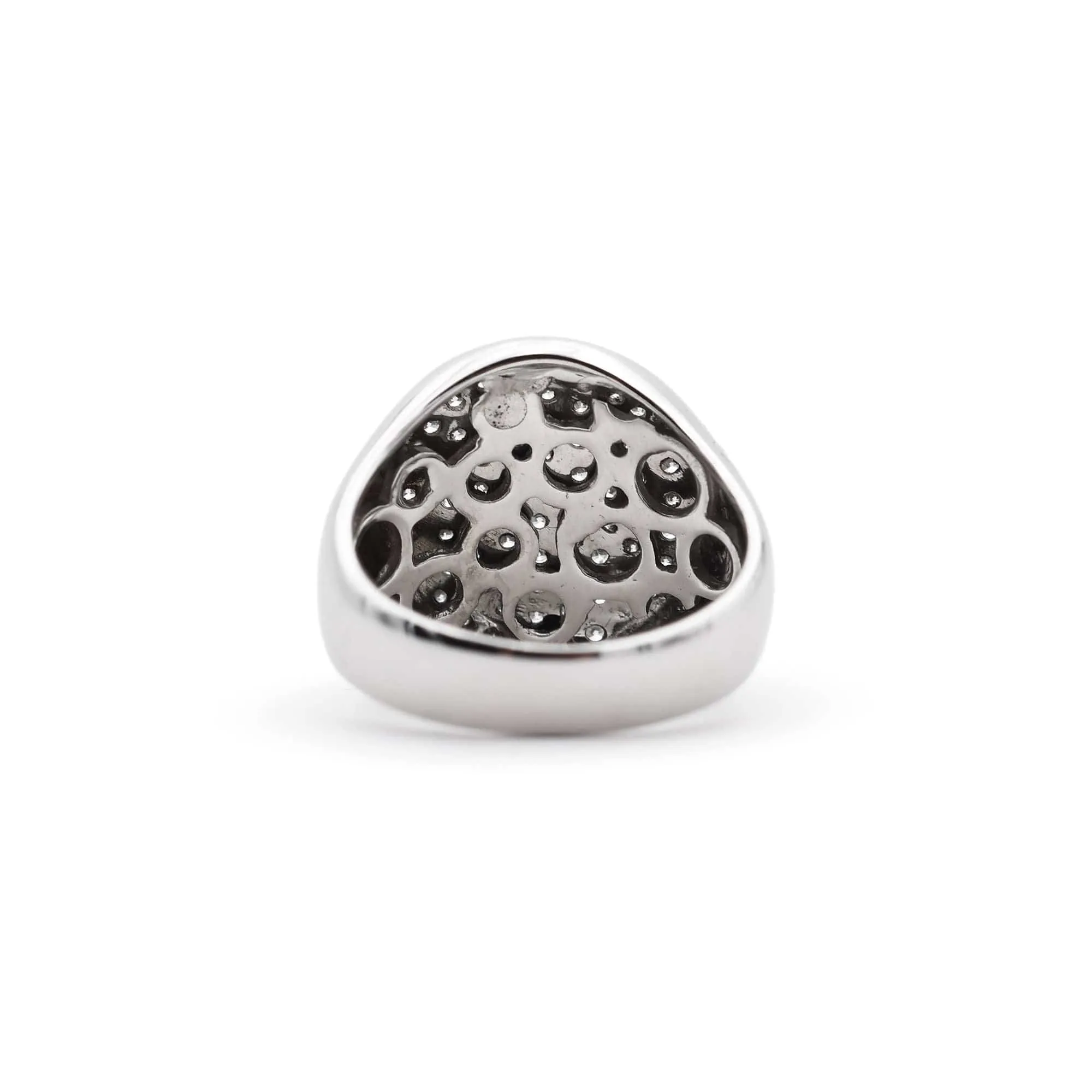 Bague chevalière pavée de diamants en or blanc 18 kt sold by 58 Facettes product image thumbnail 3