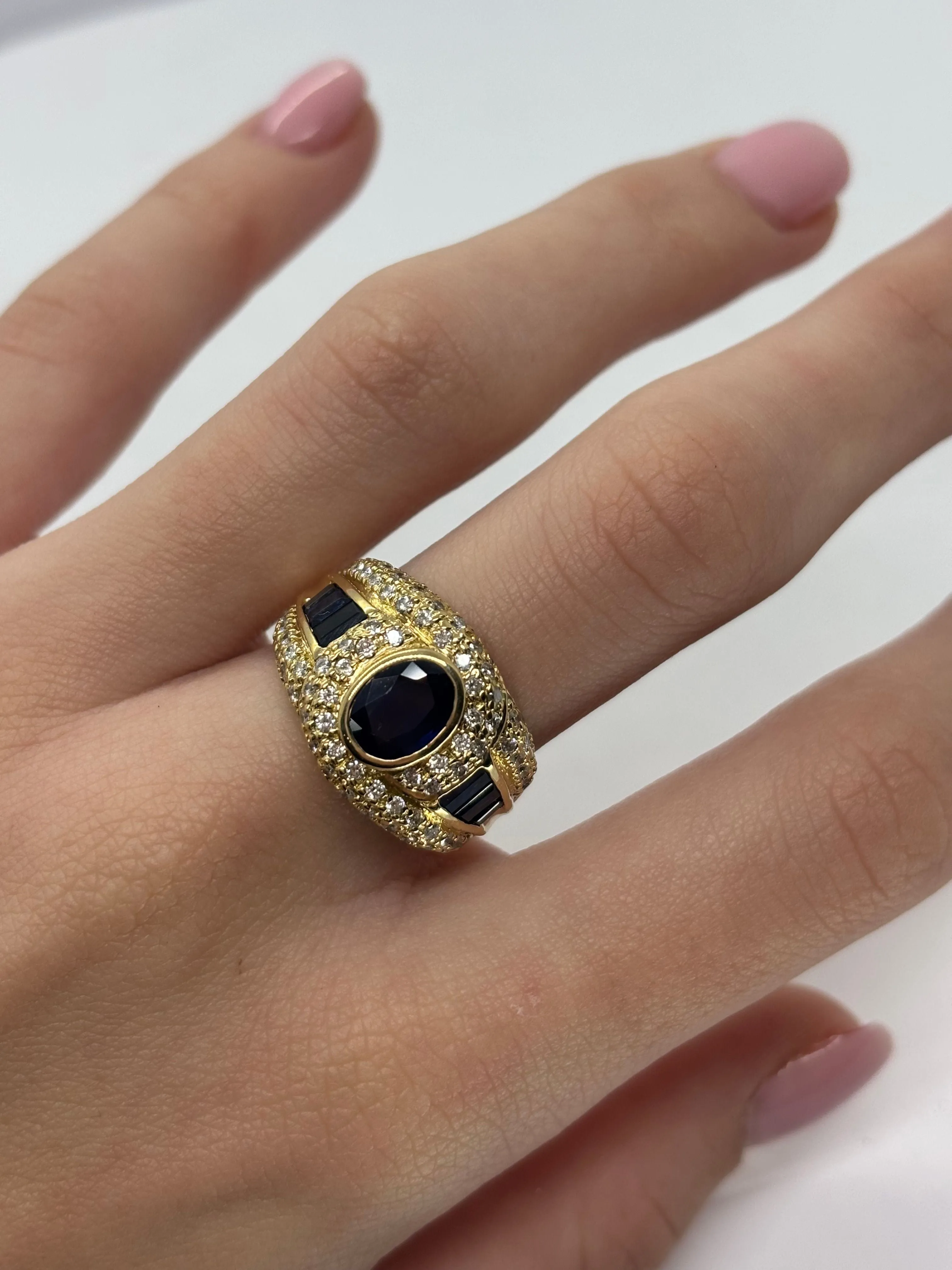 Bague or jaune saphir 2,5 ct et diamants 1 ct sold by 58 Facettes product image thumbnail 2