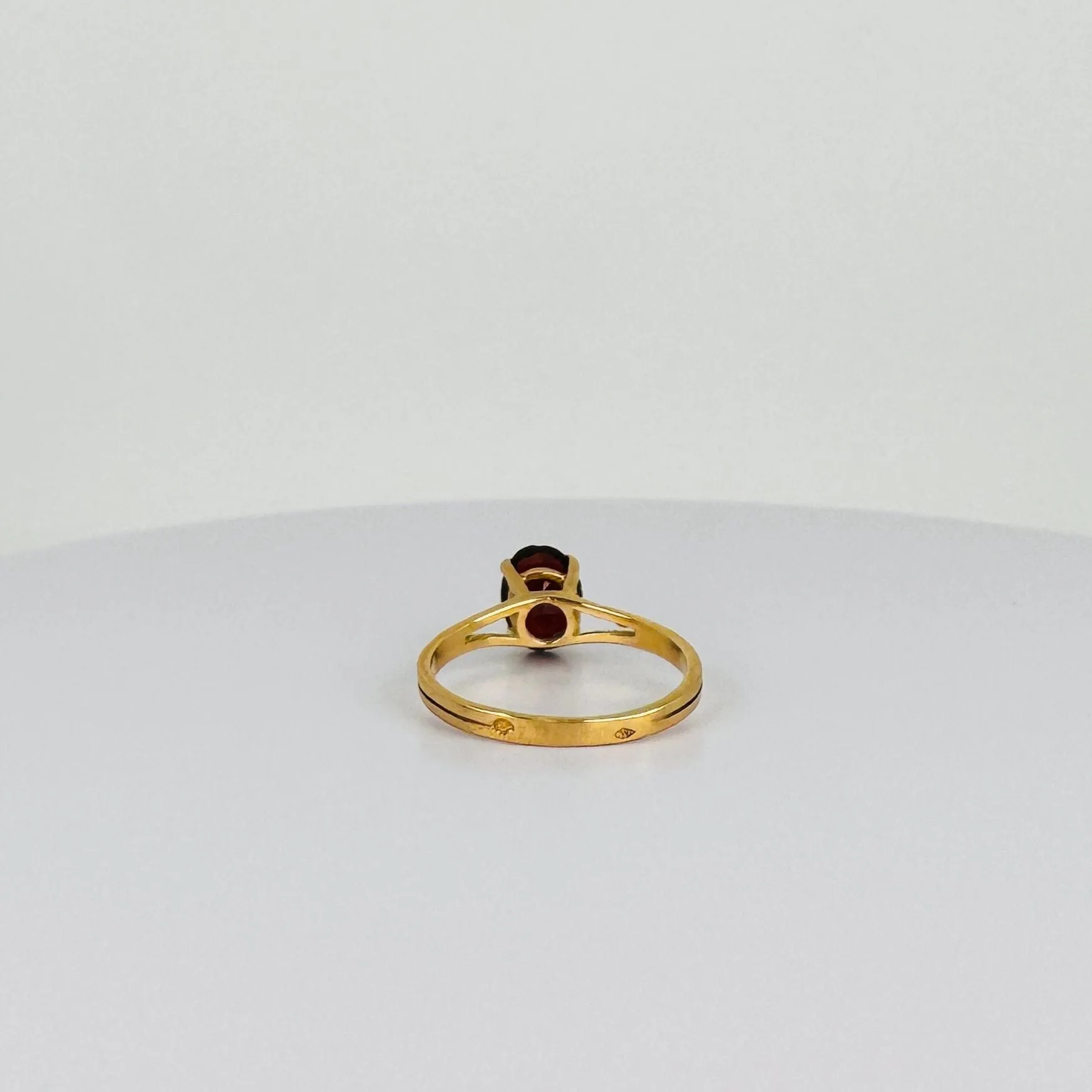 Bague solitaire en or jaune, grenat 3 carats sold by 58 Facettes product image thumbnail 4