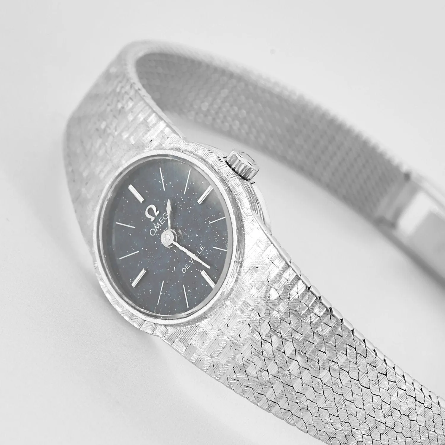 OMEGA Montre de dame en or blanc sold by 58 Facettes product image thumbnail 3