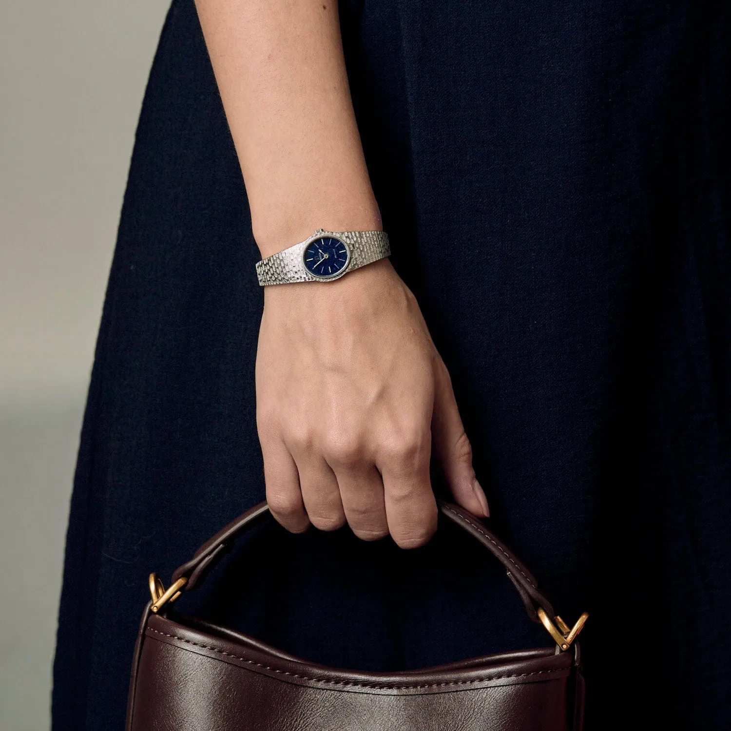 OMEGA Montre de dame en or blanc sold by 58 Facettes product image thumbnail 2