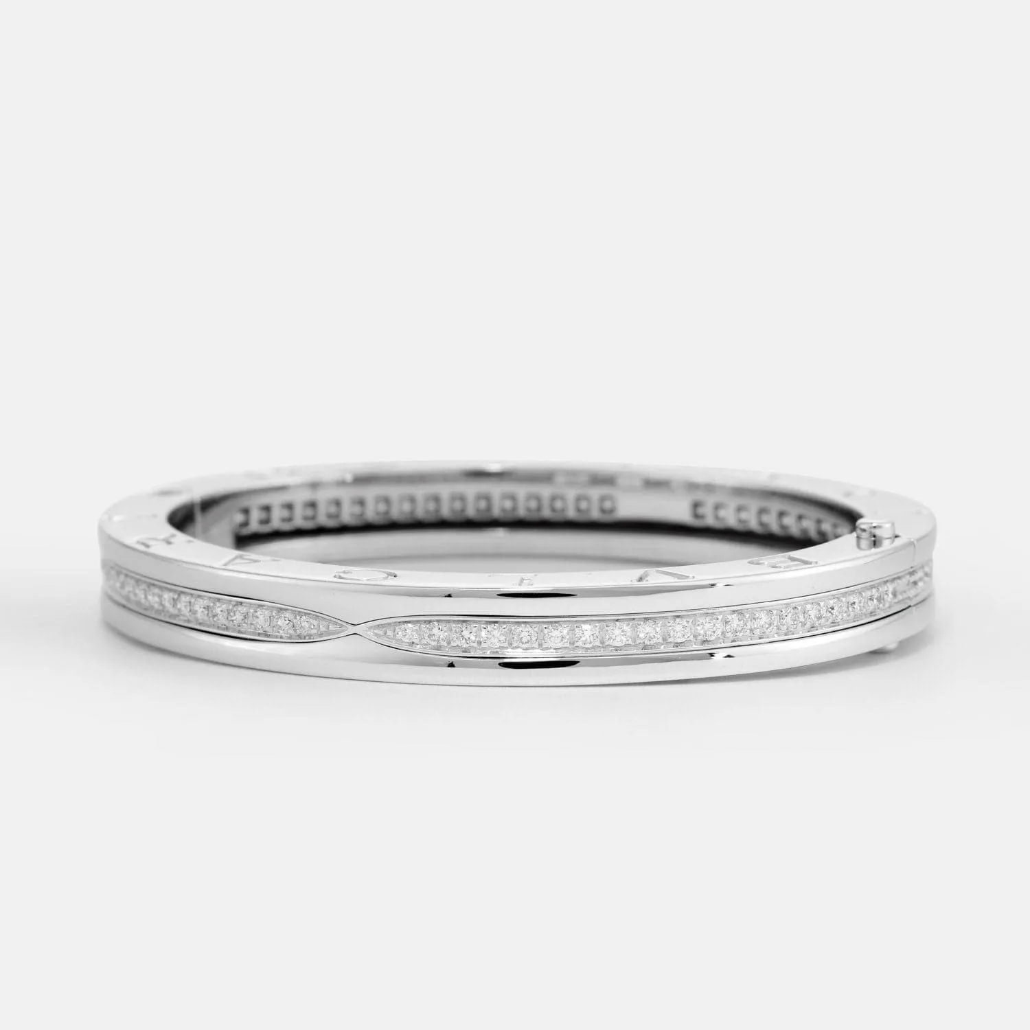 Bvlgari B.Zero1 - Bracelet jonc en or blanc 18k et diamants sold by 58 Facettes product image thumbnail 3