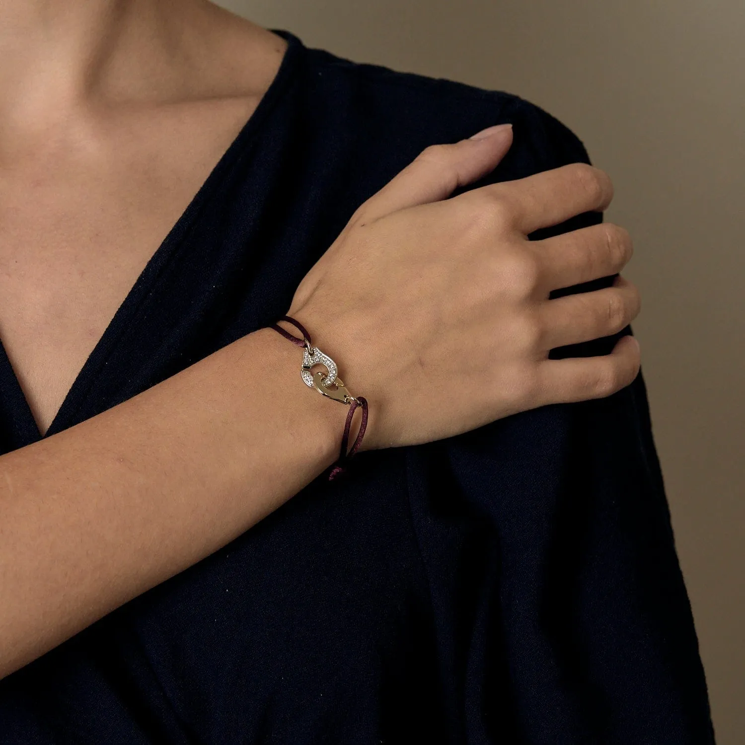 DINH VAN - Bracelet Menottes R12 en or gris et diamants sold by 58 Facettes product image thumbnail 2