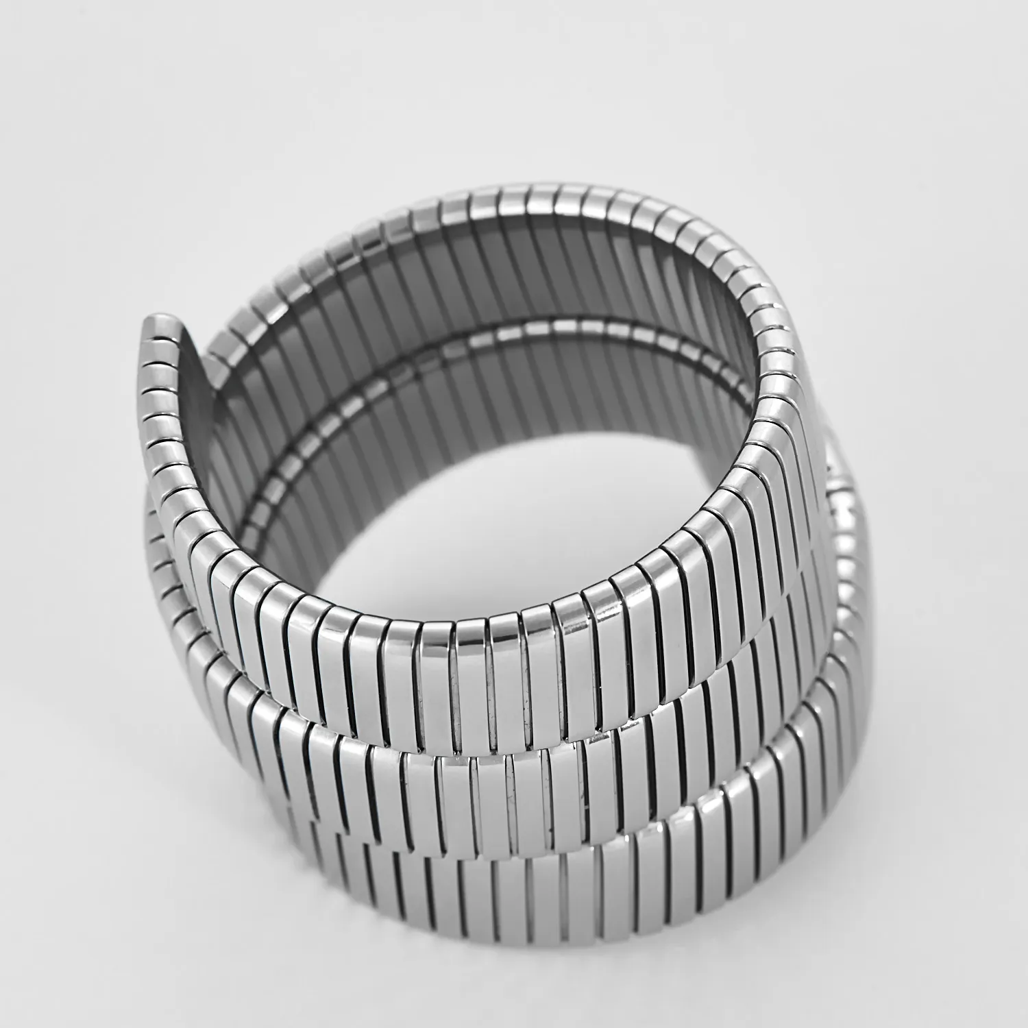 PIAGET - Montre en or blanc, diamants et lapis lazuli à boitier ovale à mouvement mécanique à remontage manuel sold by 58 Facettes product image thumbnail 5