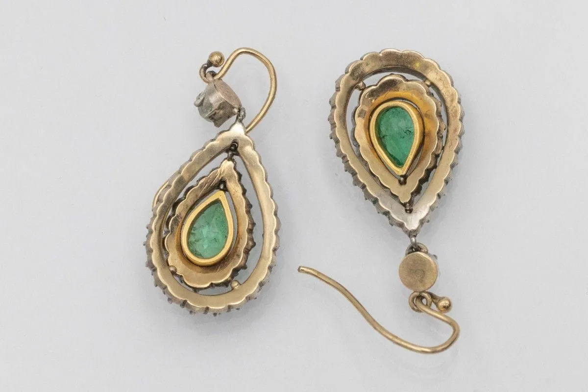 Antique yellow Gold and Silver Earrings with Emeralds and Diamonds sold by 58 Facettes product image thumbnail 4