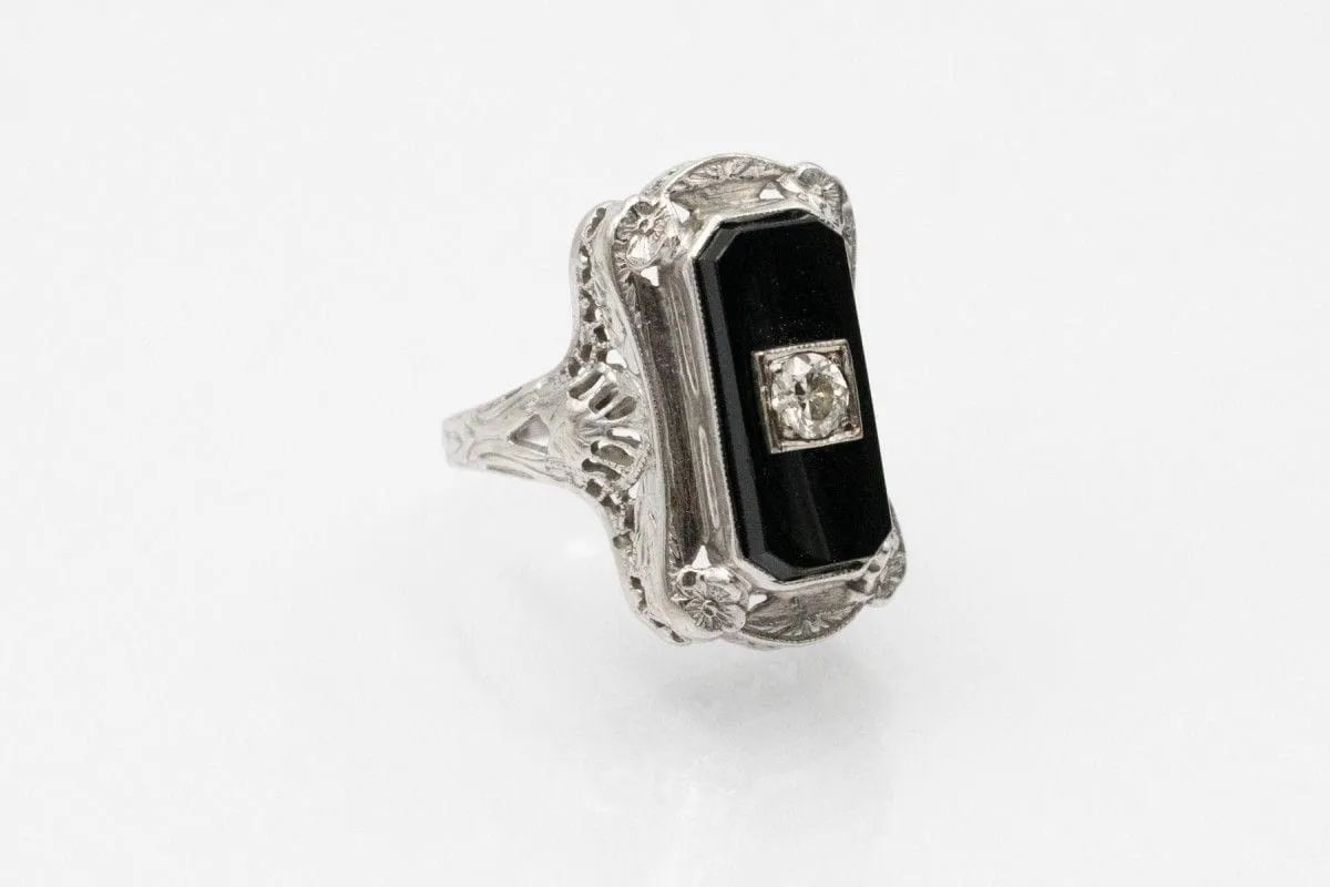 Vintage Art Déco diamond and onyx ring, 1930s. sold by 58 Facettes product image thumbnail 4