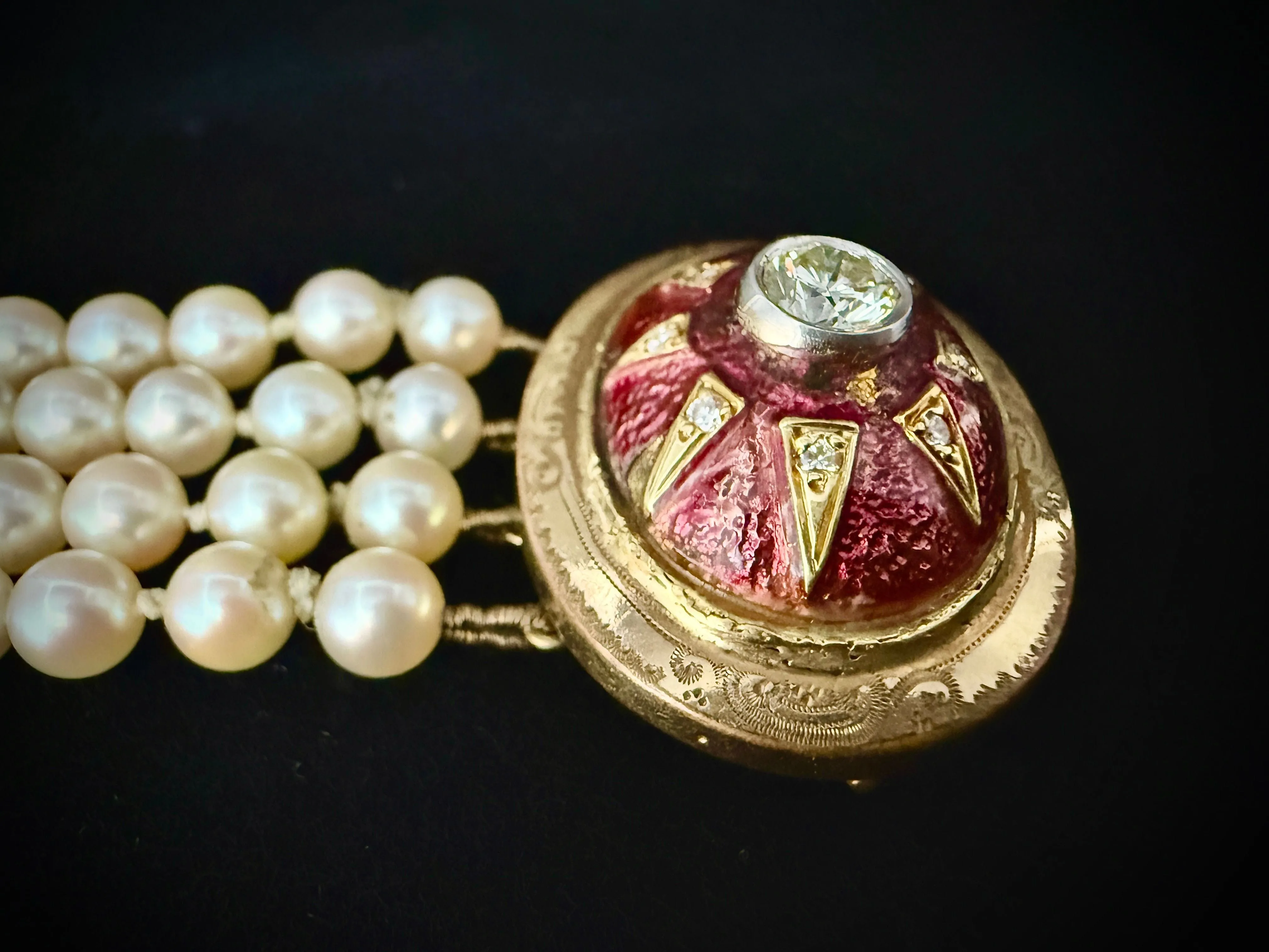 Bracelet XIXe siècle en or jaune 18 carats, émail rouge et diamants sold by 58 Facettes product image thumbnail 3