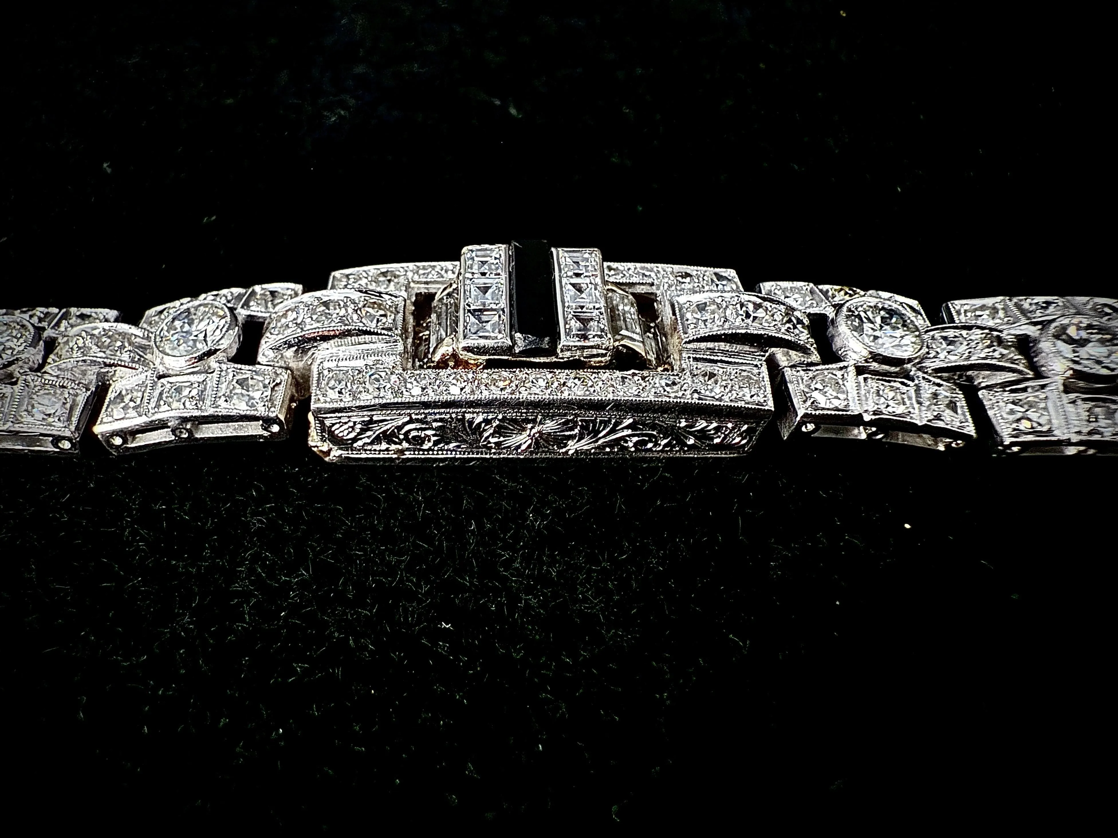 Bracelet Art Déco en platine serti de 3,60 carats de diamants sold by 58 Facettes product image thumbnail 4