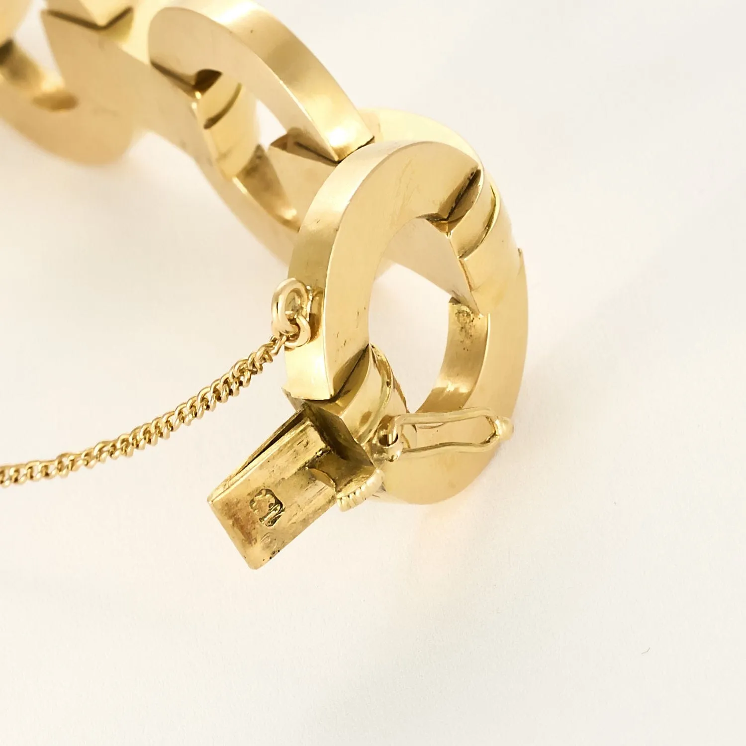 Elegant Bracelet en or jaune à maille géométrique sold by 58 Facettes product image thumbnail 4