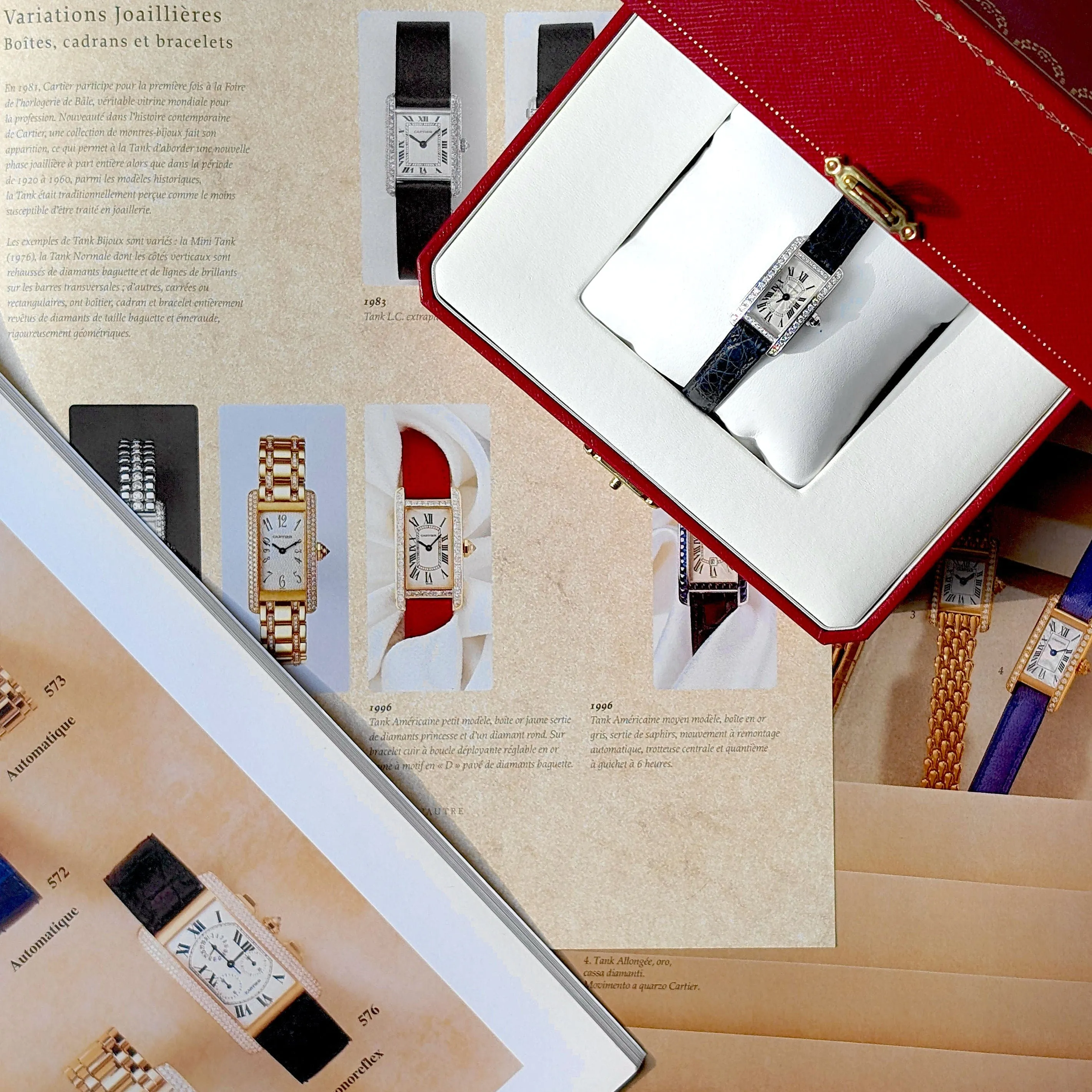 Cartier RARE Mini Tank Américaine en or blanc, lunette pavée de 47 diamants, cadran guilloché flinqué, boucle en or blanc 18 carats, boîte incluse sold by 58 Facettes product image thumbnail 3