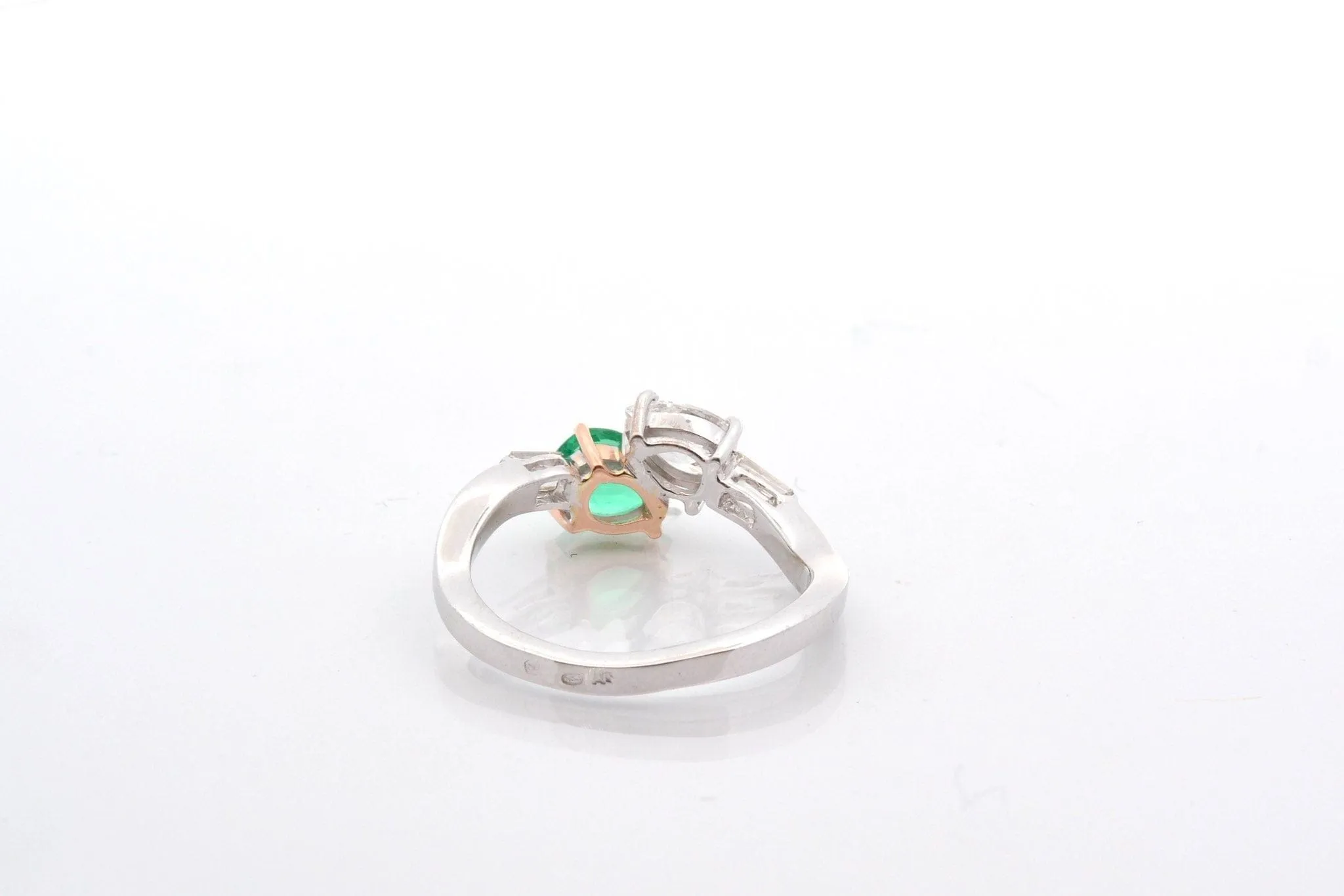 Bague émeraude et diamants en or 18 carats sold by 58 Facettes product image thumbnail 4