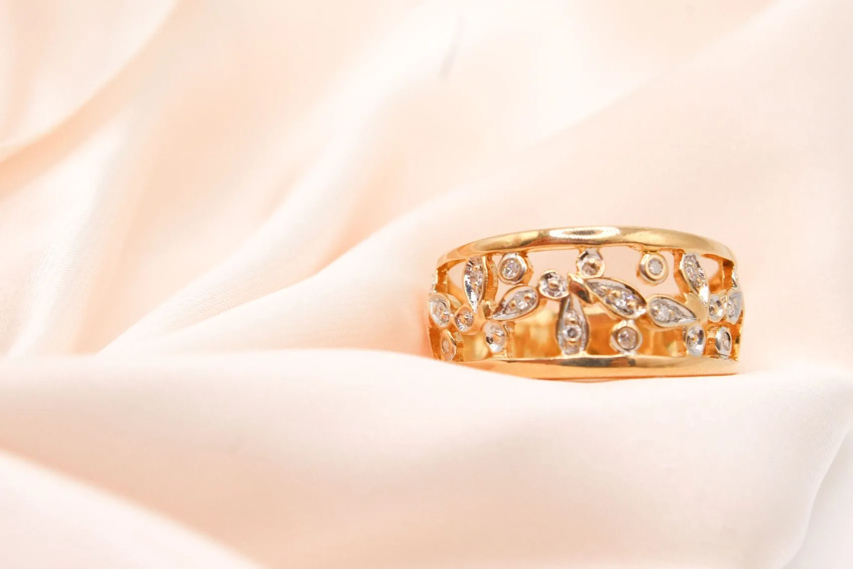 Bague papillons en or jaune 18 carats et diamants sold by 58 Facettes product image thumbnail 5