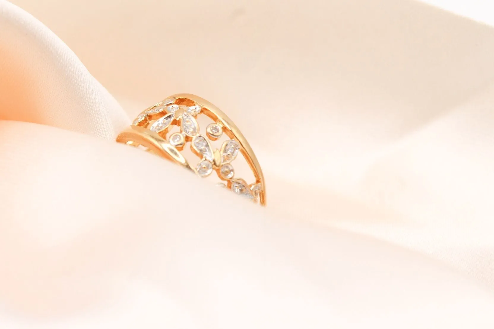 Bague papillons en or jaune 18 carats et diamants sold by 58 Facettes product image thumbnail 3