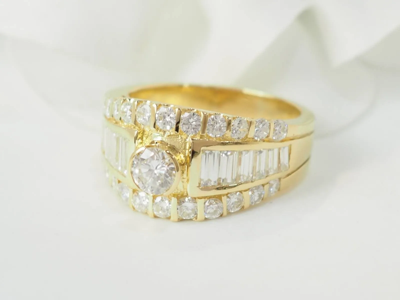 Bague solitaire en or jaune et diamants sold by 58 Facettes product image thumbnail 4