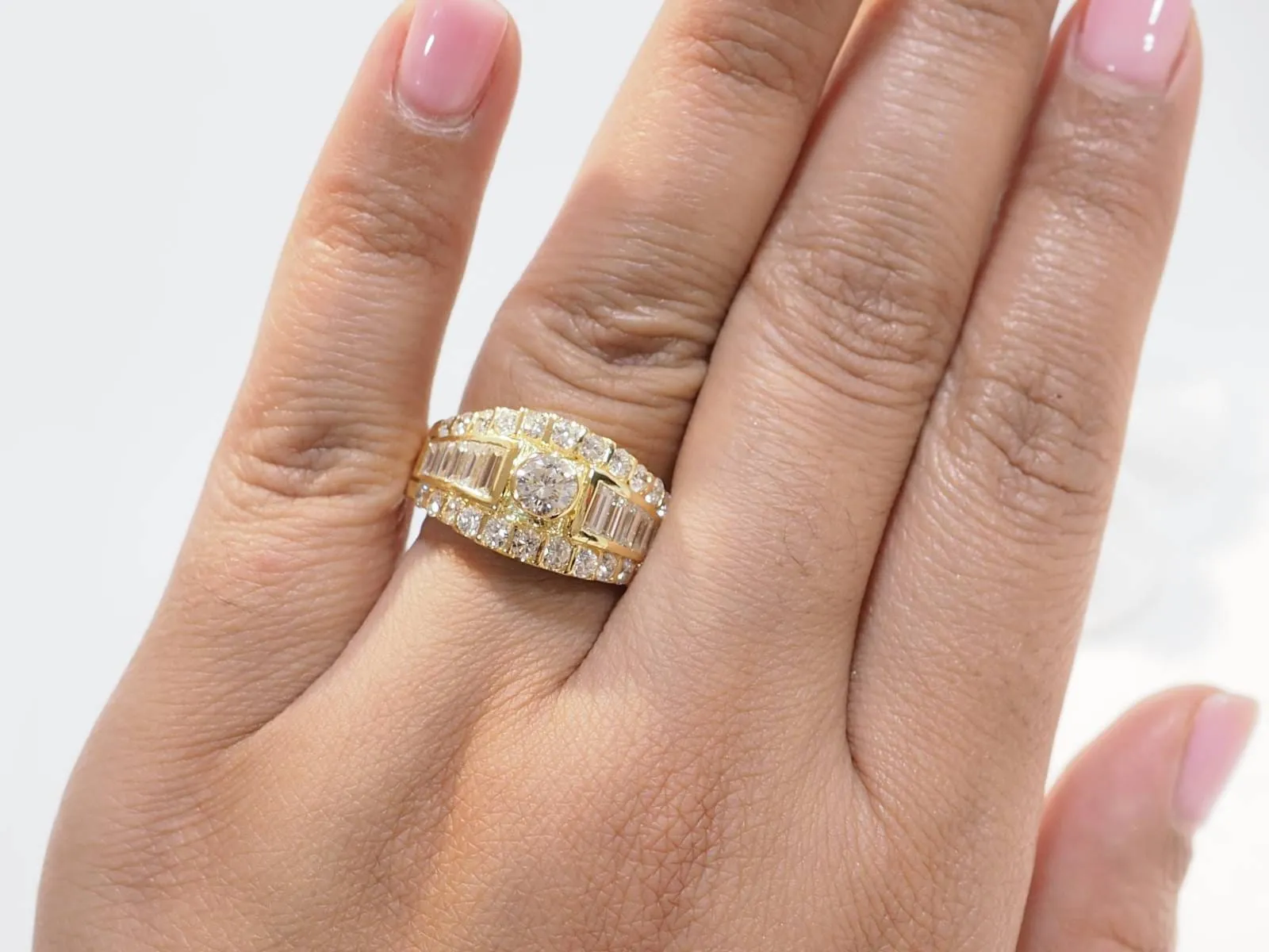 Bague solitaire en or jaune et diamants sold by 58 Facettes product image thumbnail 2