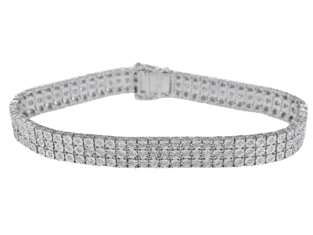Bracelet tennis en or blanc avec 3 rangées de diamants de 2,25 carats sold by 58 Facettes