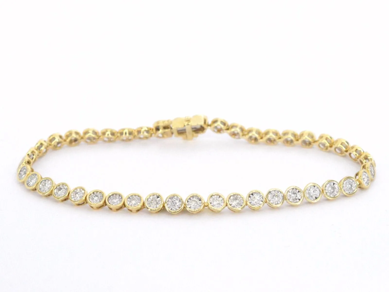 Bracelet en or jaune serti de diamants sold by 58 Facettes