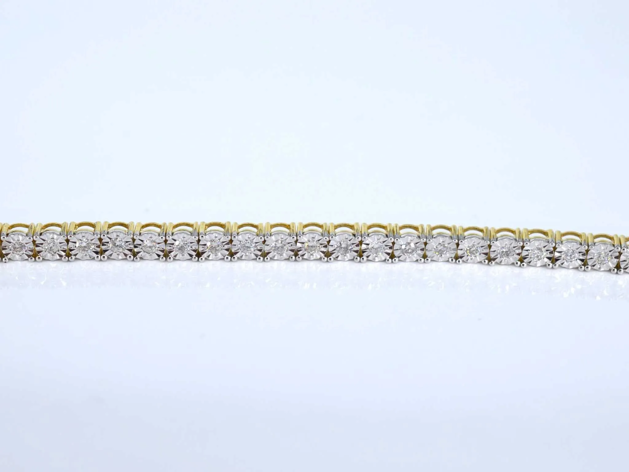 Bracelet de tennis en or serti de diamants de 1,20 carat sold by 58 Facettes product image thumbnail 5