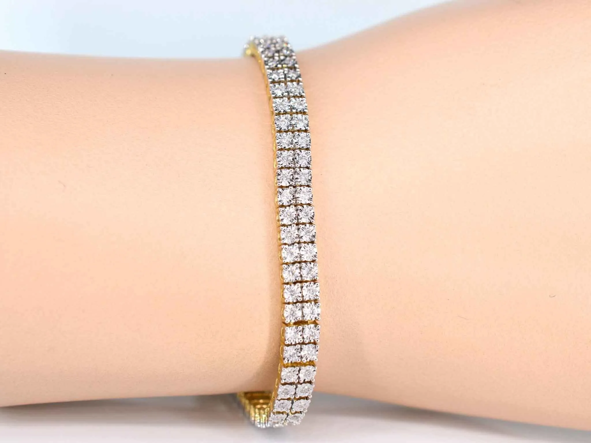 Bracelet de tennis en or avec 2 rangées de diamants de 1,50 carat sold by 58 Facettes product image thumbnail 2