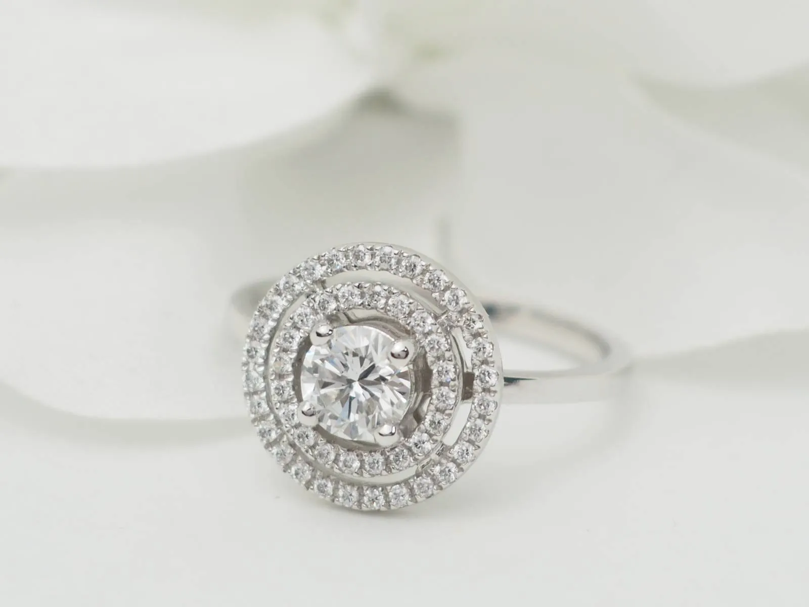Bague solitaire en or blanc et diamant de 0,46 ct sold by 58 Facettes product image thumbnail 4