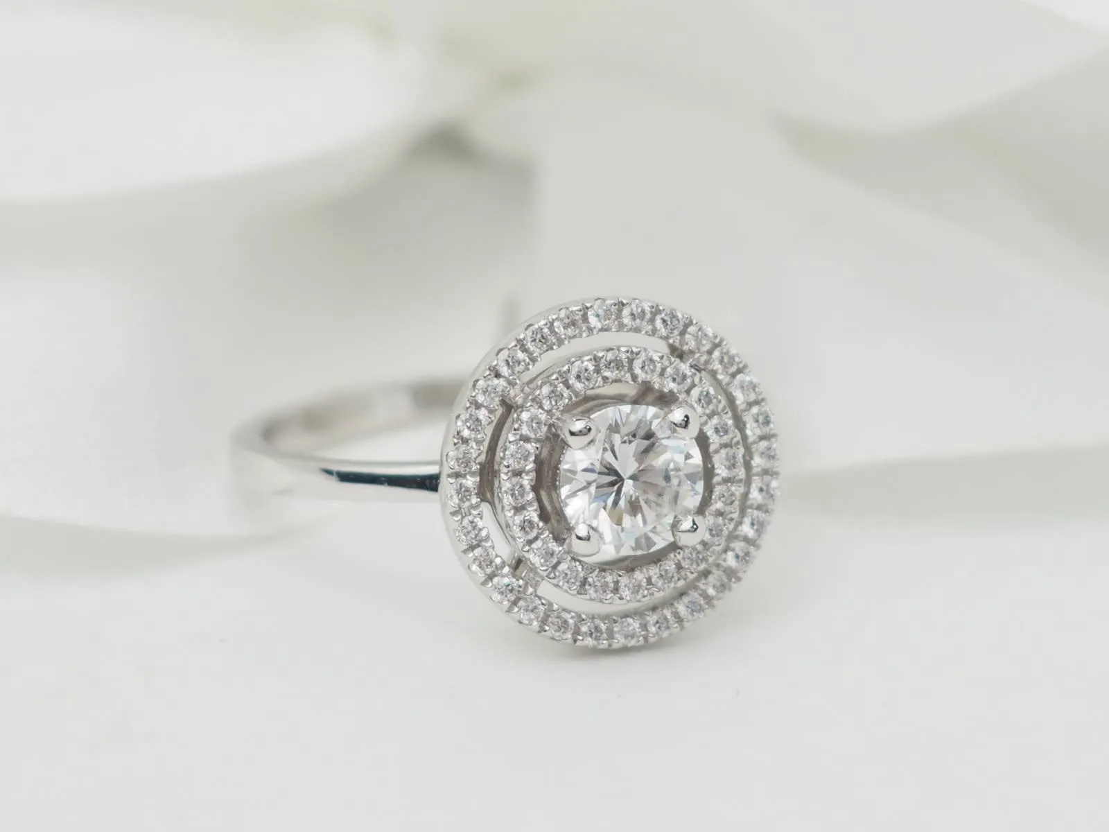Bague solitaire en or blanc et diamant de 0,46 ct sold by 58 Facettes product image thumbnail 3