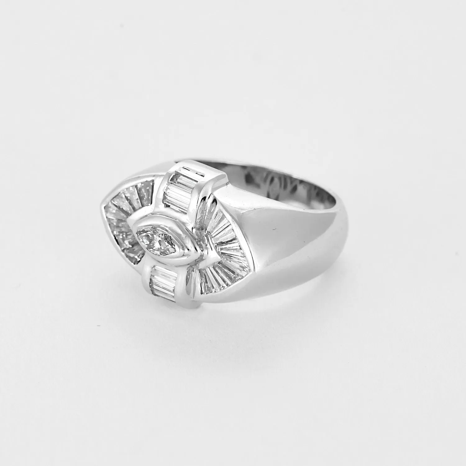 Bague - Bague navette serti clos en or blanc 18k et diamants sold by 58 Facettes product image thumbnail 3