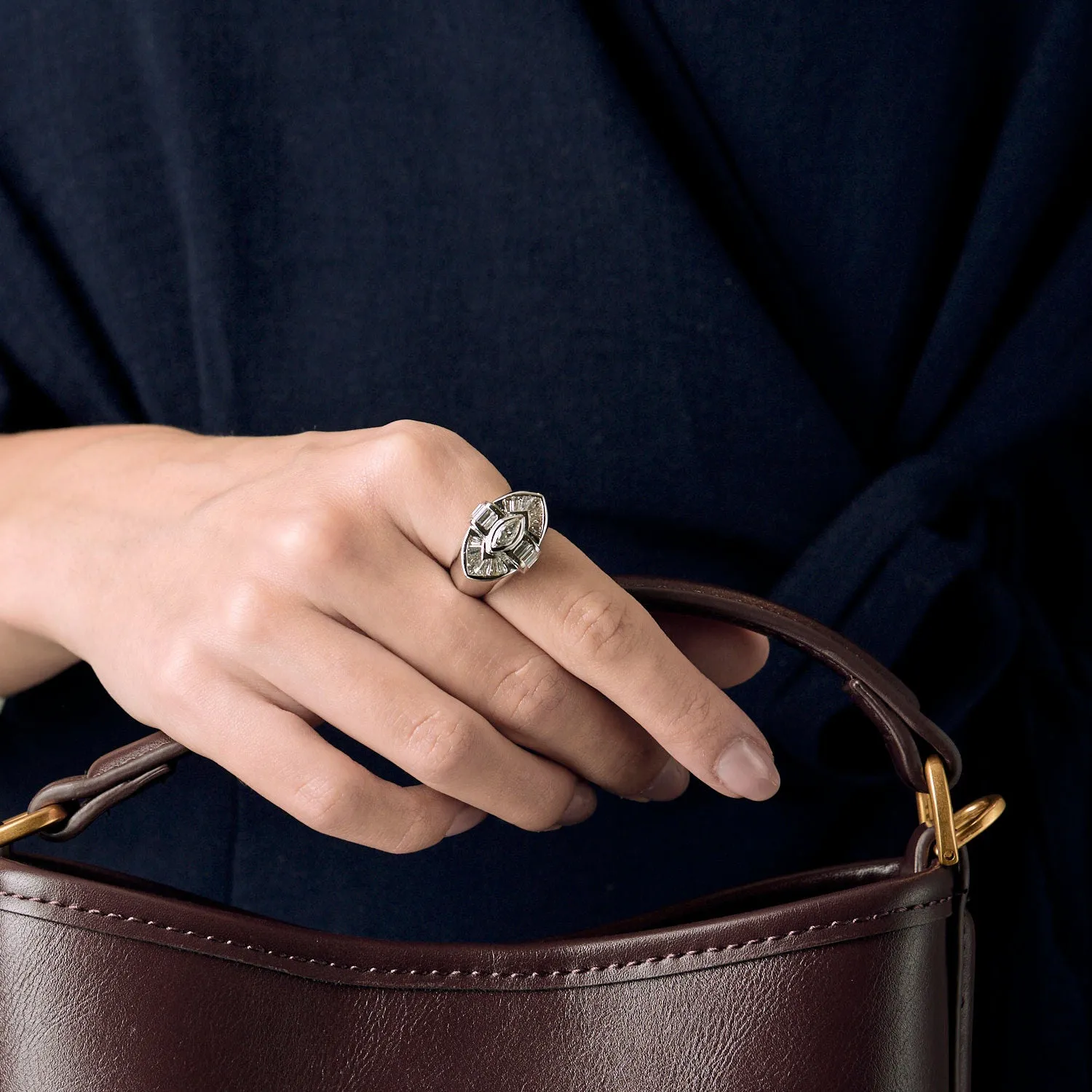 Bague - Bague navette serti clos en or blanc 18k et diamants sold by 58 Facettes product image thumbnail 2