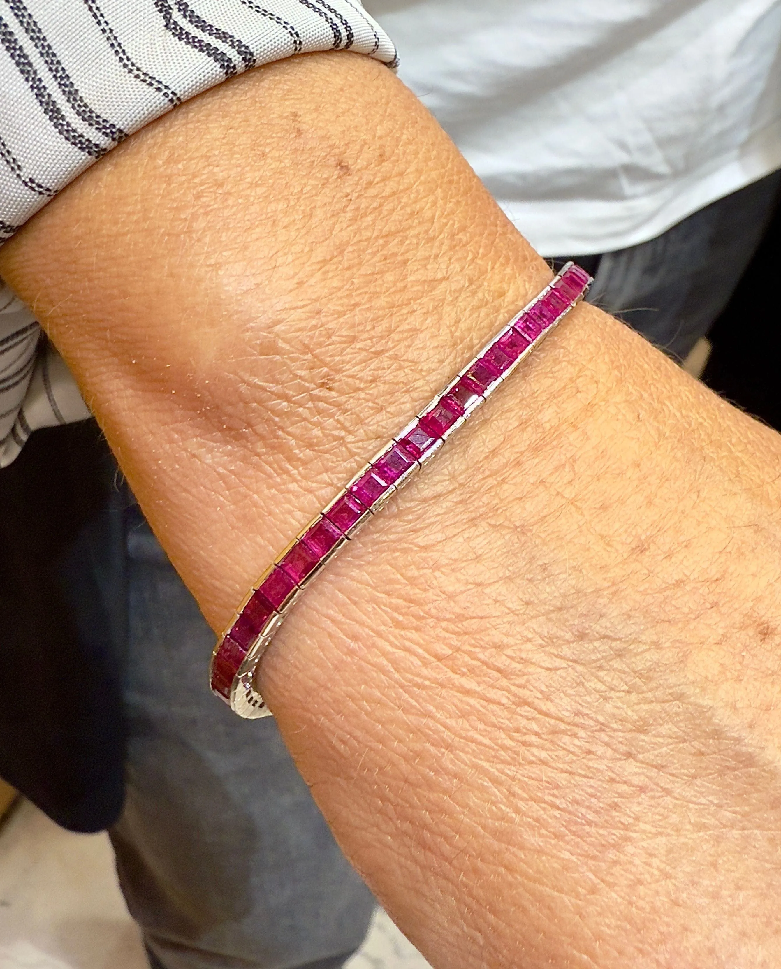 Bracelet Tennis en or blanc 18 carats et rubis sold by 58 Facettes product image thumbnail 3