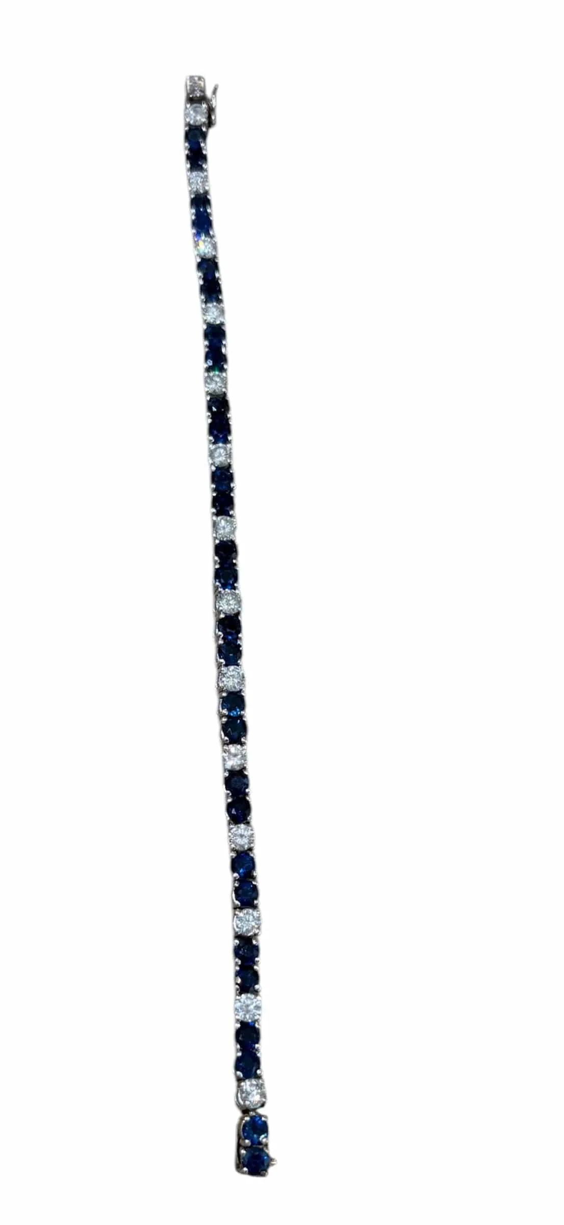 Bracelet tennis or blanc, diamants et saphirs sold by 58 Facettes