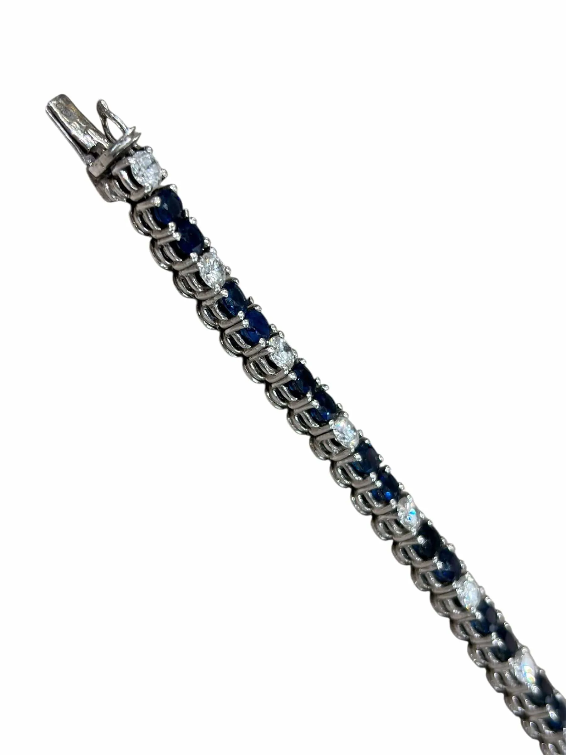 Bracelet tennis or blanc, diamants et saphirs sold by 58 Facettes product image thumbnail 2