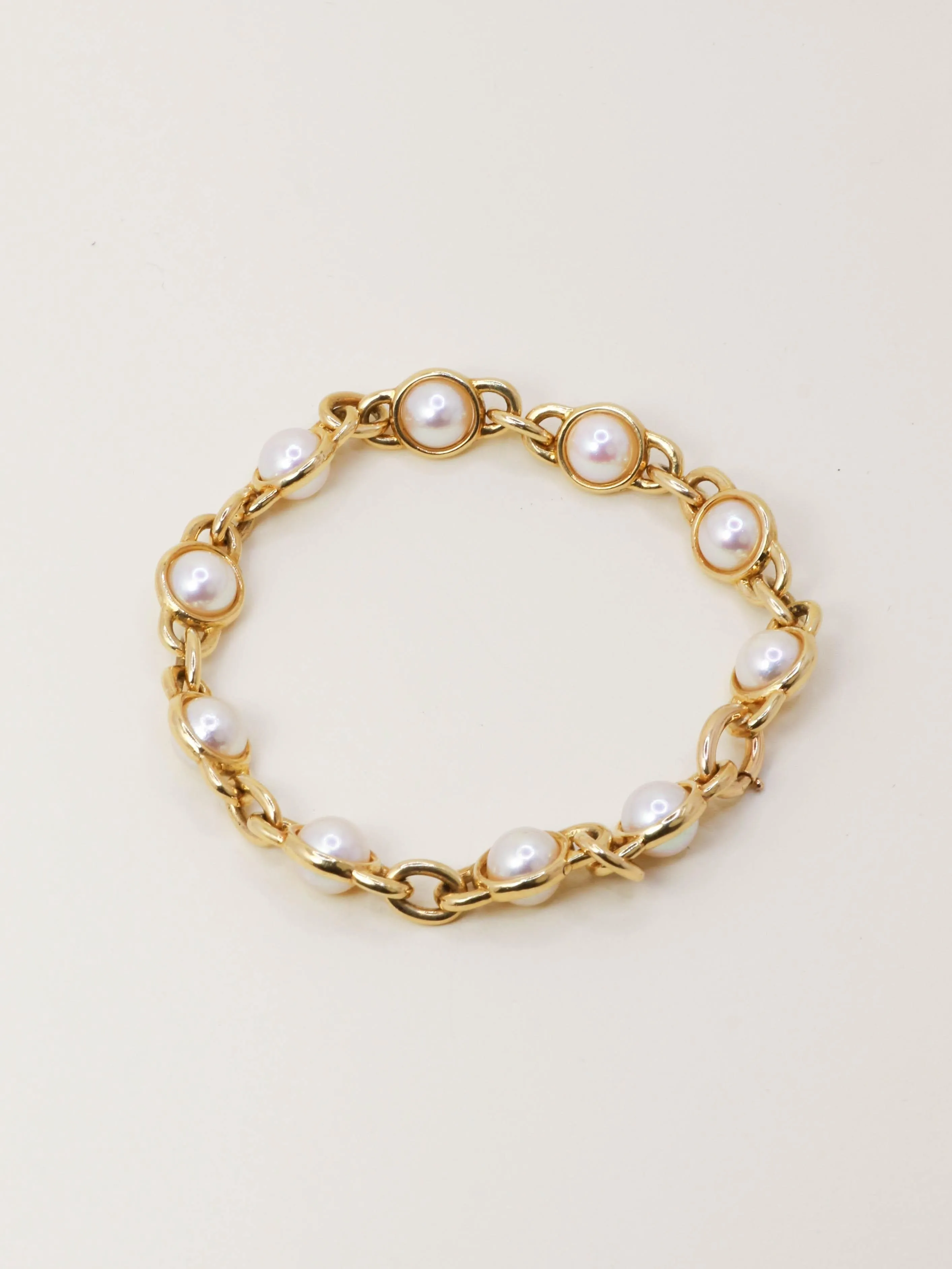 Bracelet chaîne vintage en or jaune 18 carats et perles Akoya sold by 58 Facettes product image thumbnail 5