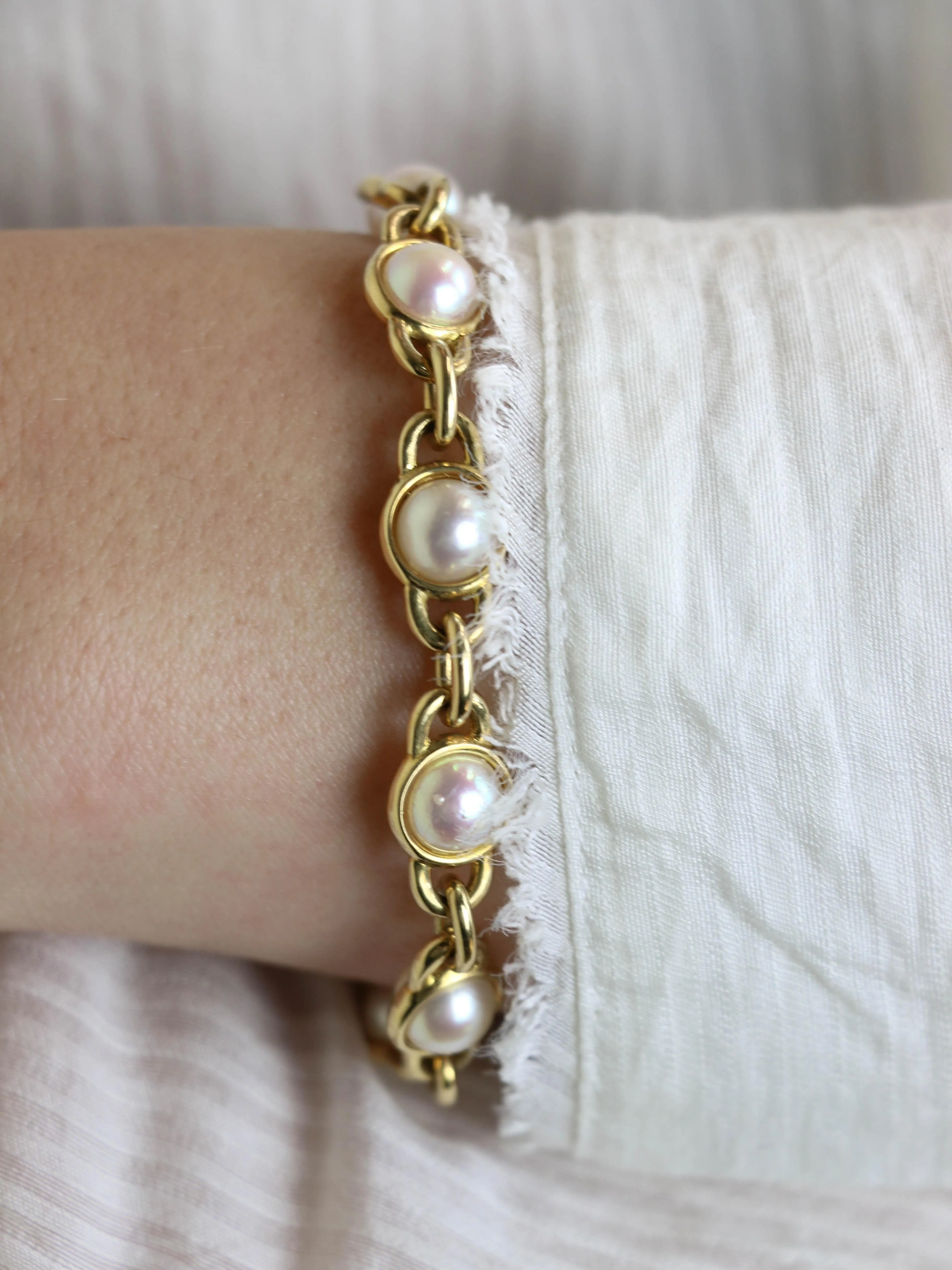 Bracelet chaîne vintage en or jaune 18 carats et perles Akoya sold by 58 Facettes product image thumbnail 2
