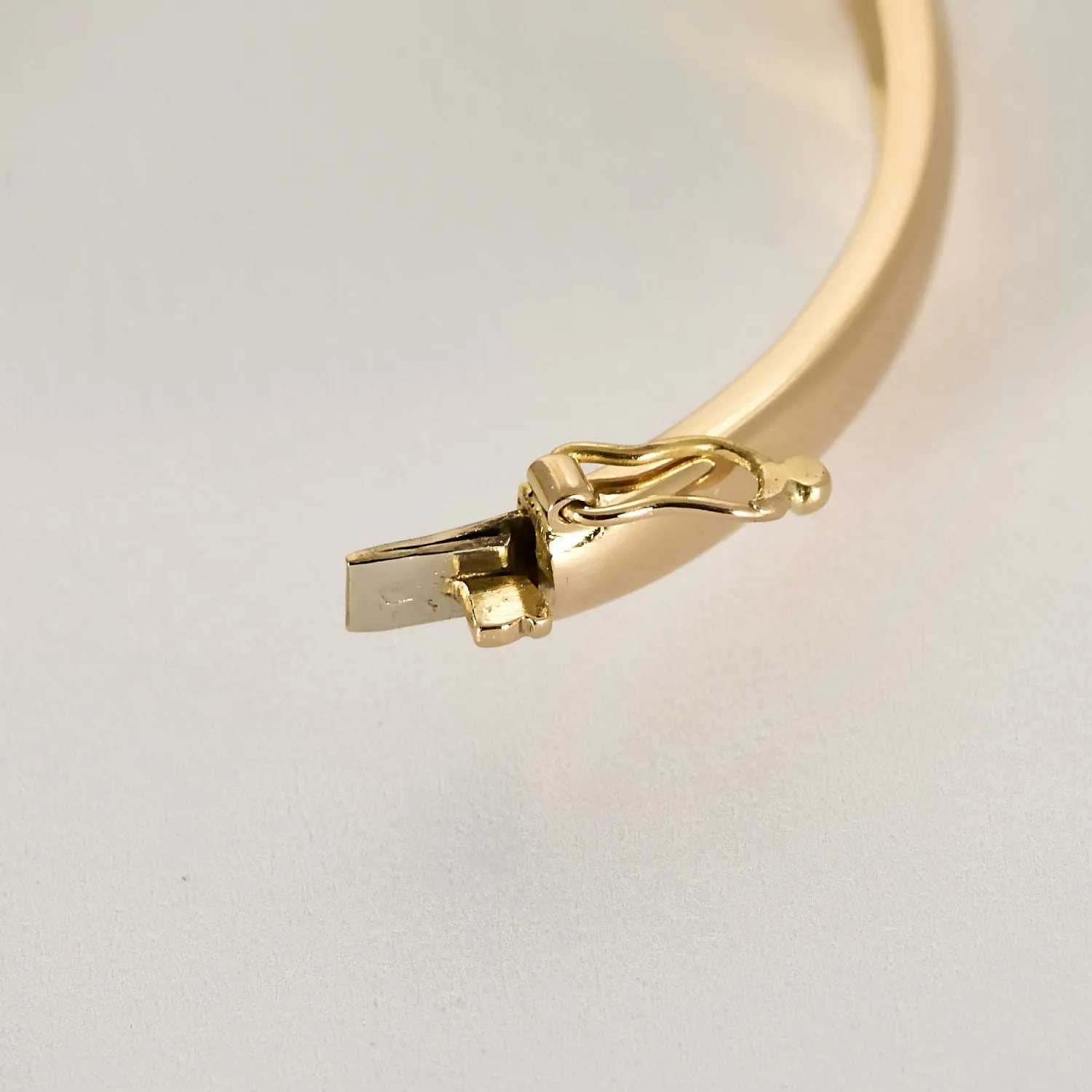 Bracelet "Serpent" en or jaune, rubis et émeraudes sold by 58 Facettes product image thumbnail 3