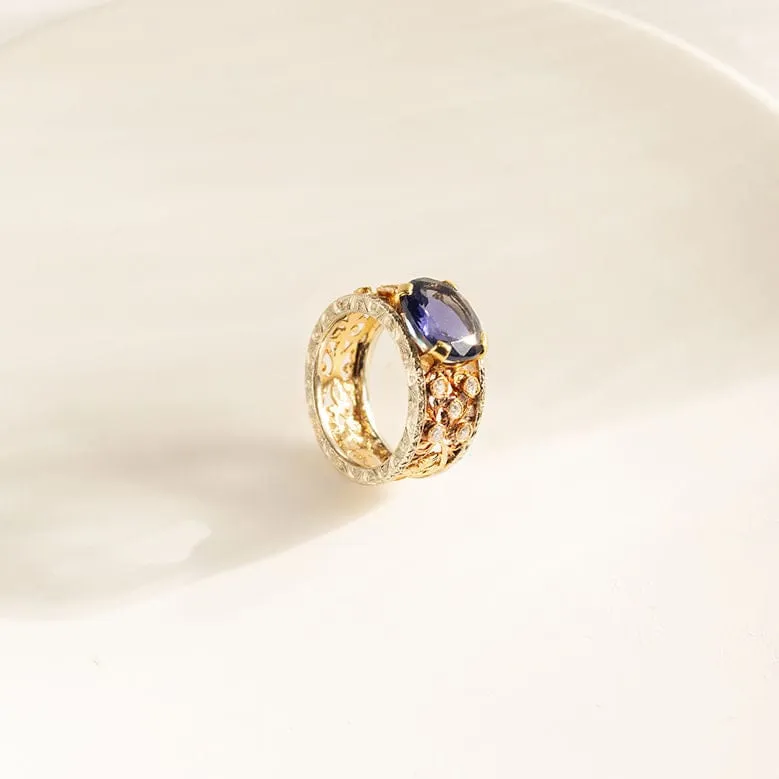 Bague cocktail exclusive en or jaune et blanc 18 carats, ornée de tanzanite et de diamants – un pur chef-d'œuvre d'orfèvrerie sold by 58 Facettes product image thumbnail 4