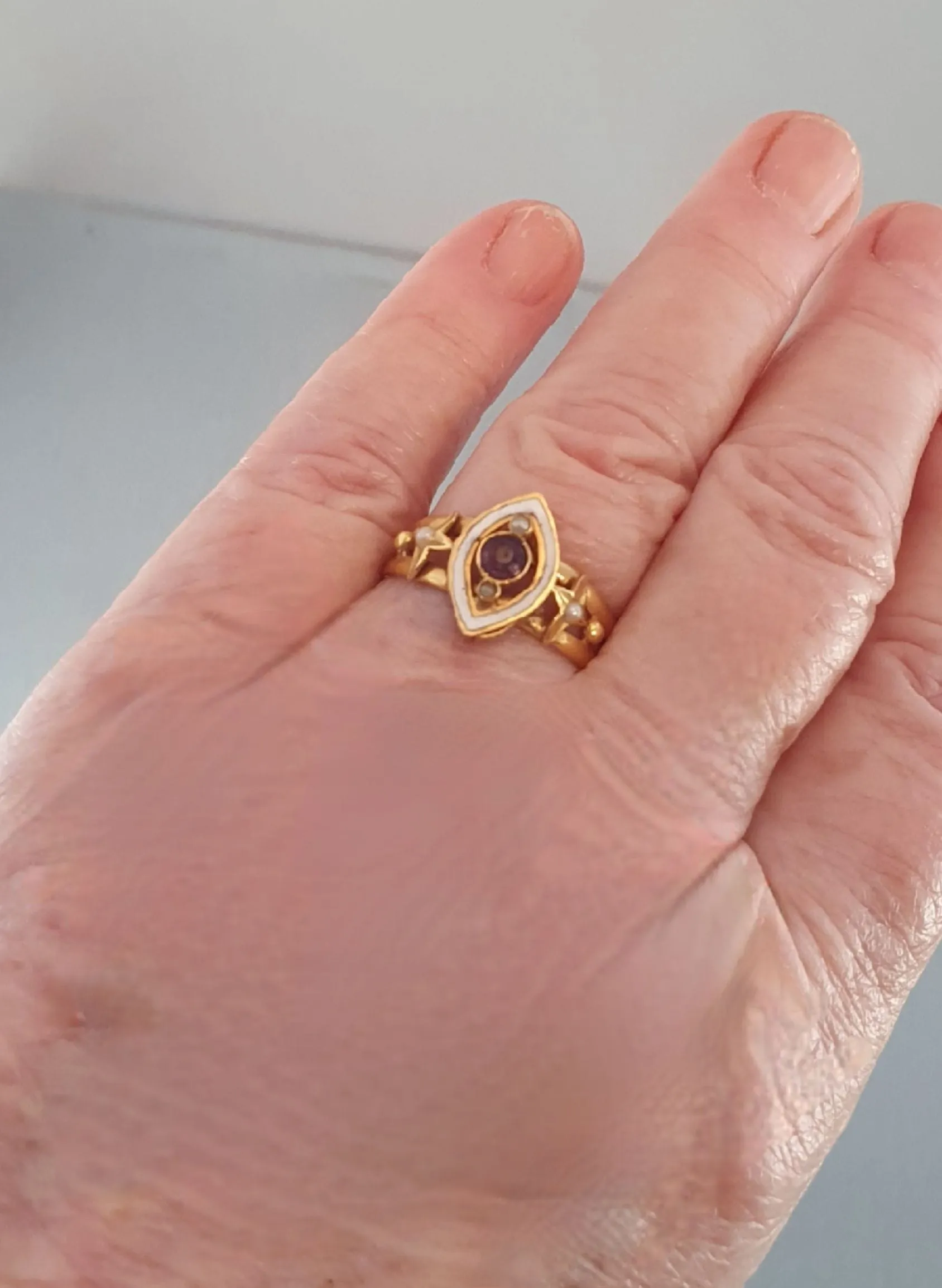 BAGUE ANCIENNE MARQUISE EMAIL AMETHYSTE PERLES sold by 58 Facettes product image thumbnail 2