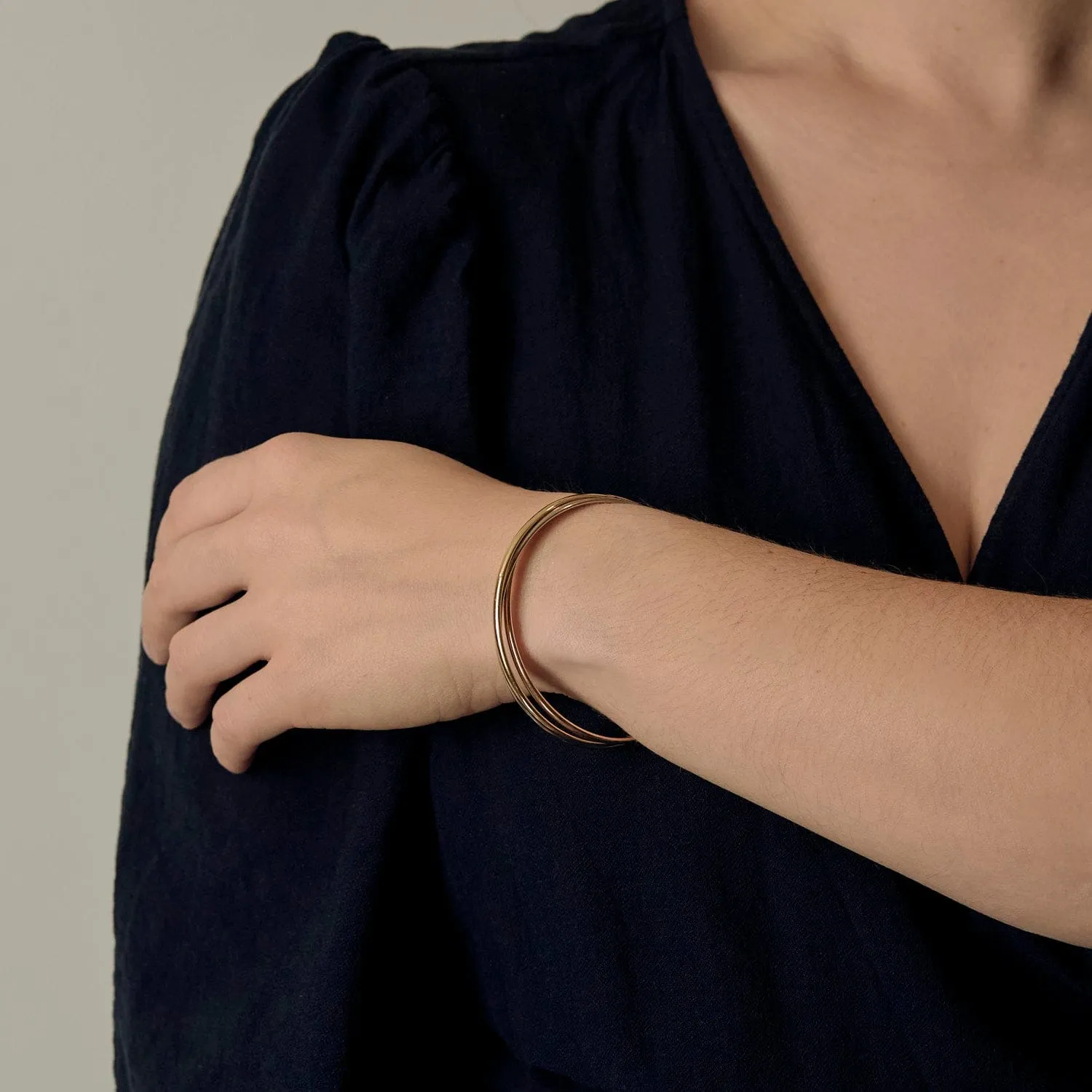 Cartier Trinity Petit Modèle - Bracelet en trois ors sold by 58 Facettes product image thumbnail 2